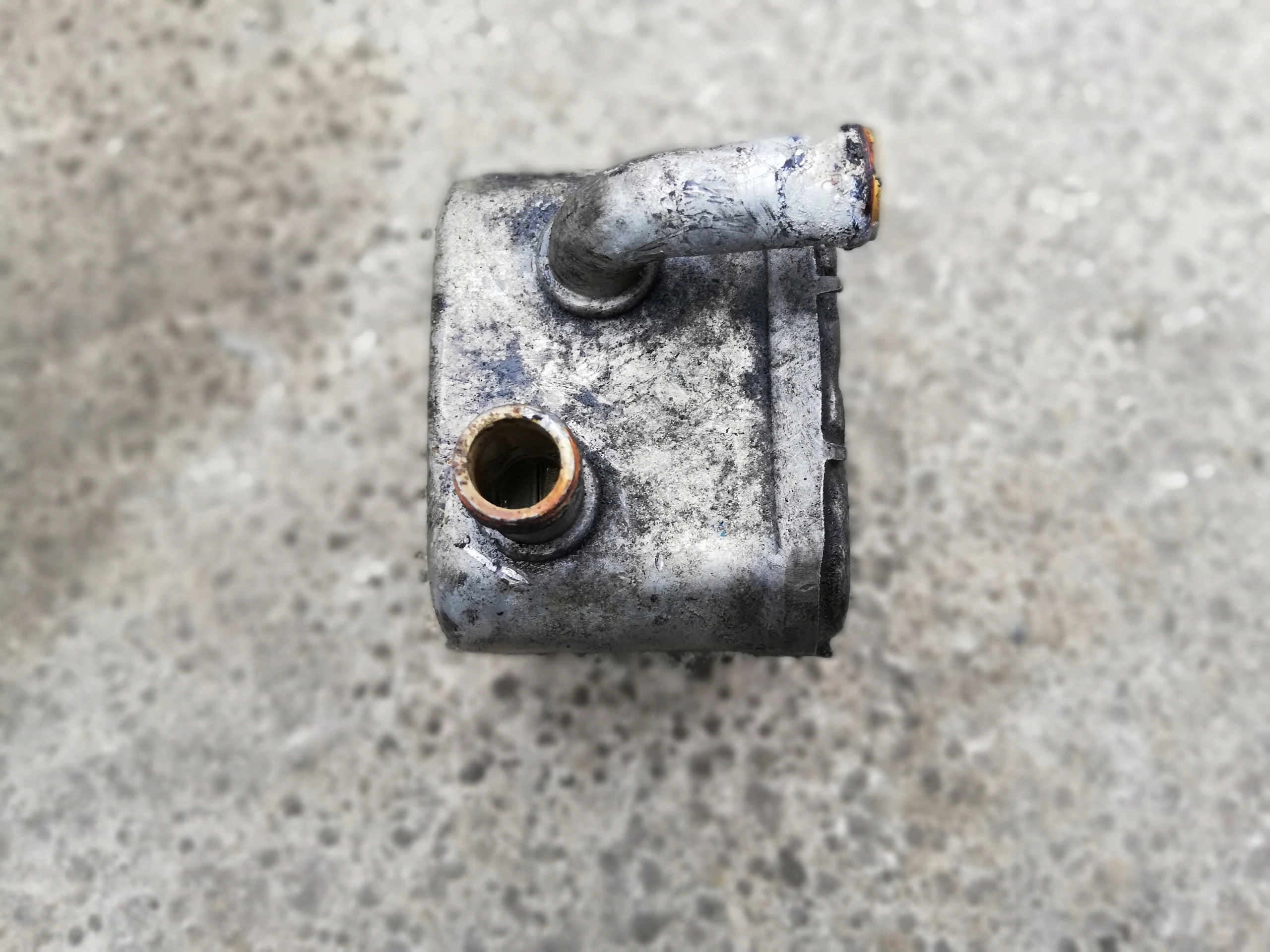 CHLODNICZA oil AUDI A4 B7 engine BDH