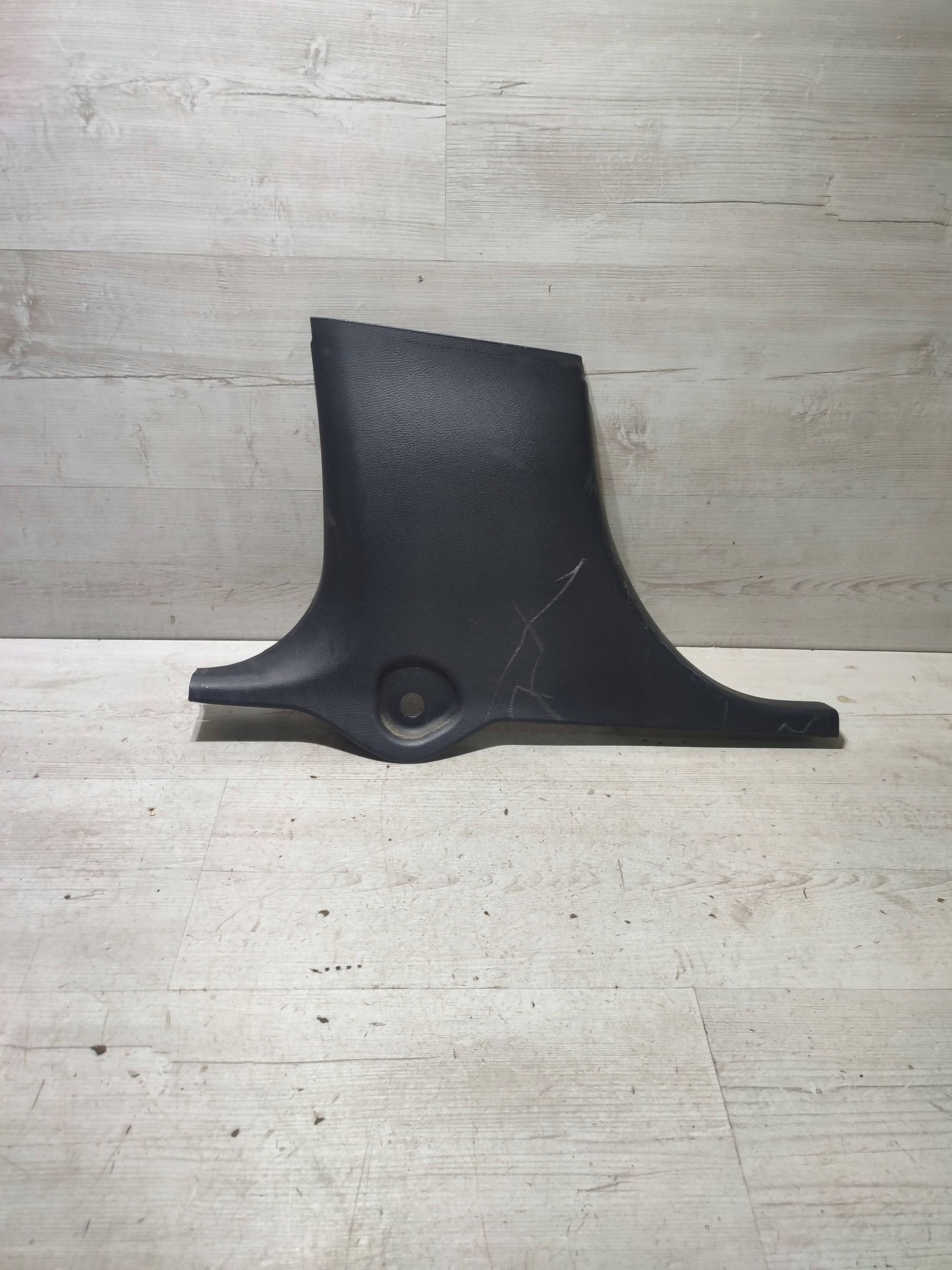 Mercedes-Benz GLA W156 2015 left side cover lower slupka / B