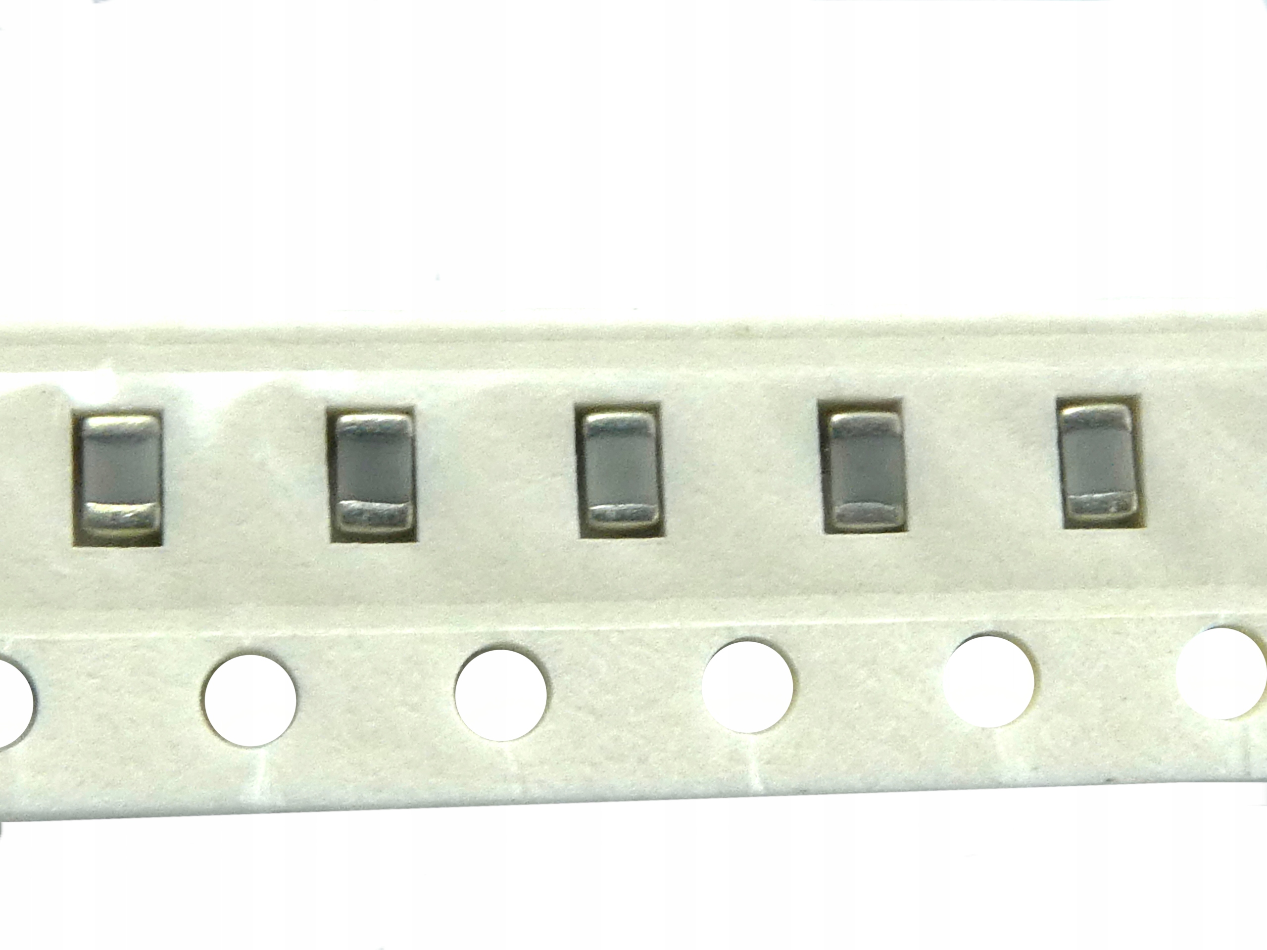 

Ceramiczny MLCC 1,5nF 5% 50V DC 100szt