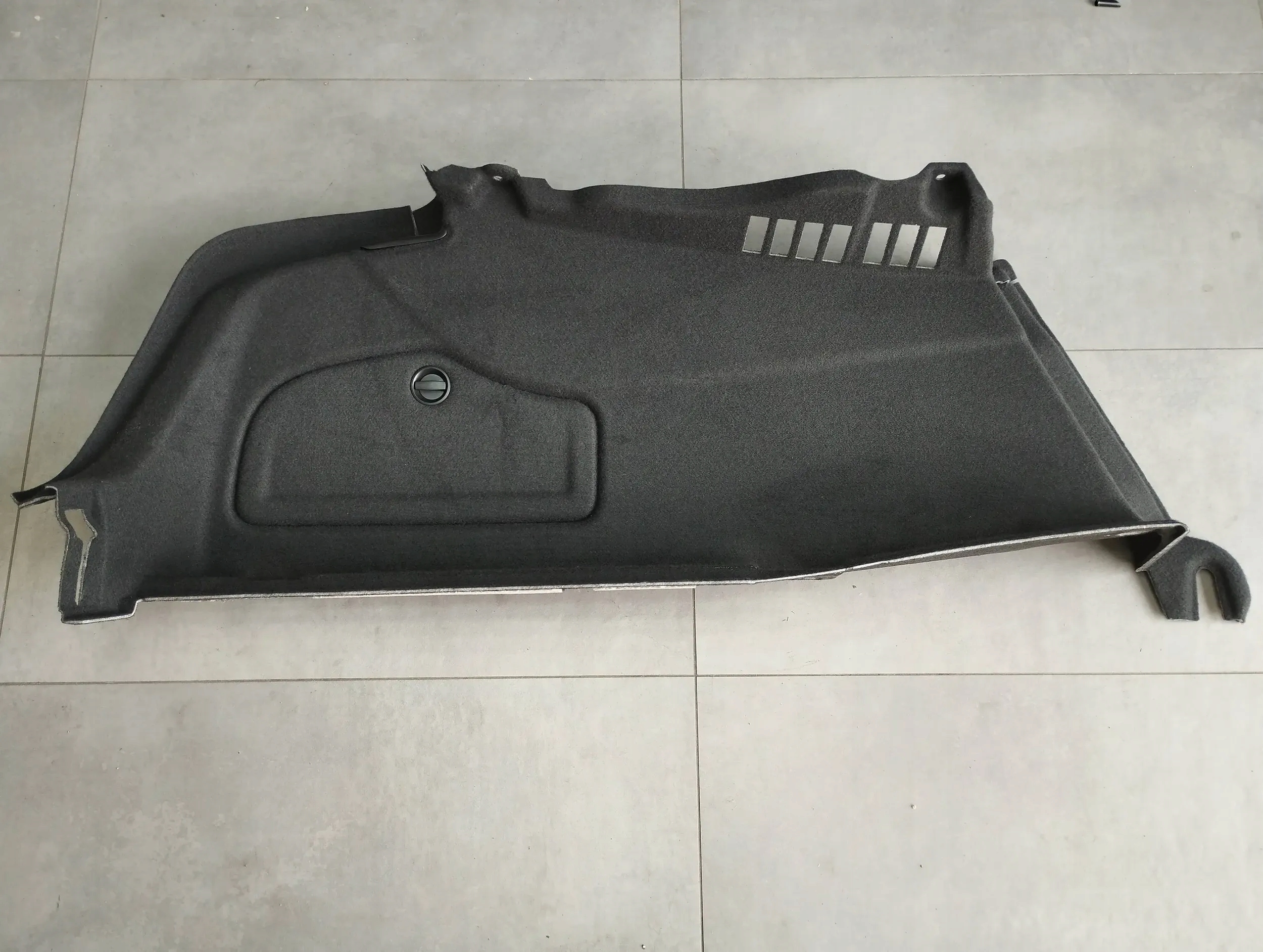 Audi A6 C7 4G sedan boot upholstery left 4G5863887D
