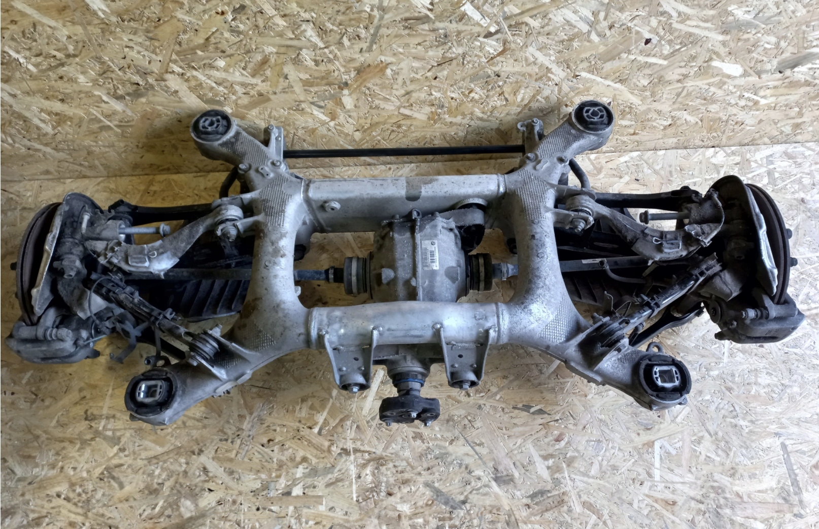 IDEAL KPL.Achsträger hinten BMW G30 2.0 LIFT 1