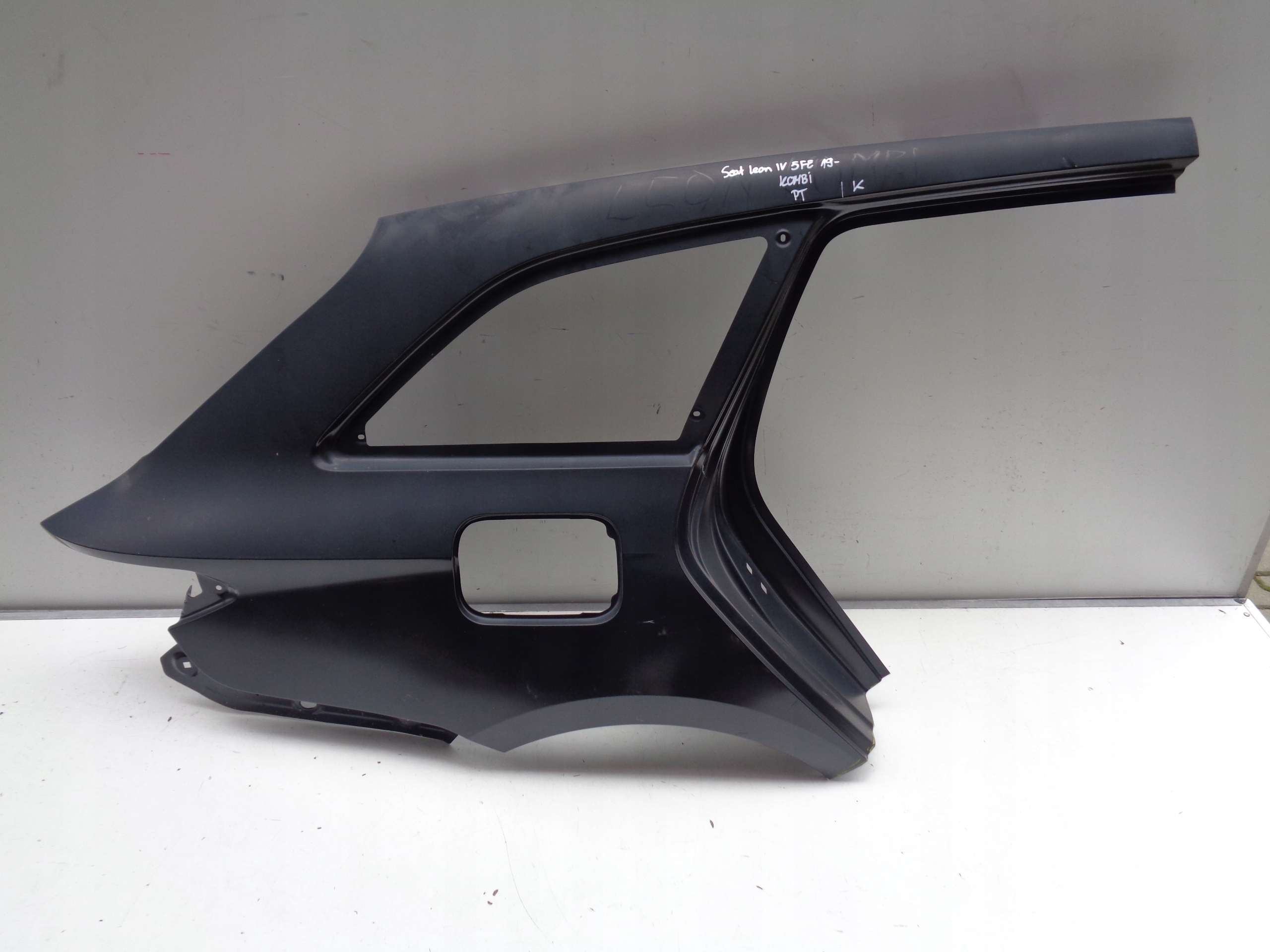 parafango Destra posteriore REFPERATURKA SEAT LEON 4 IV 5FE 19- KOMBI