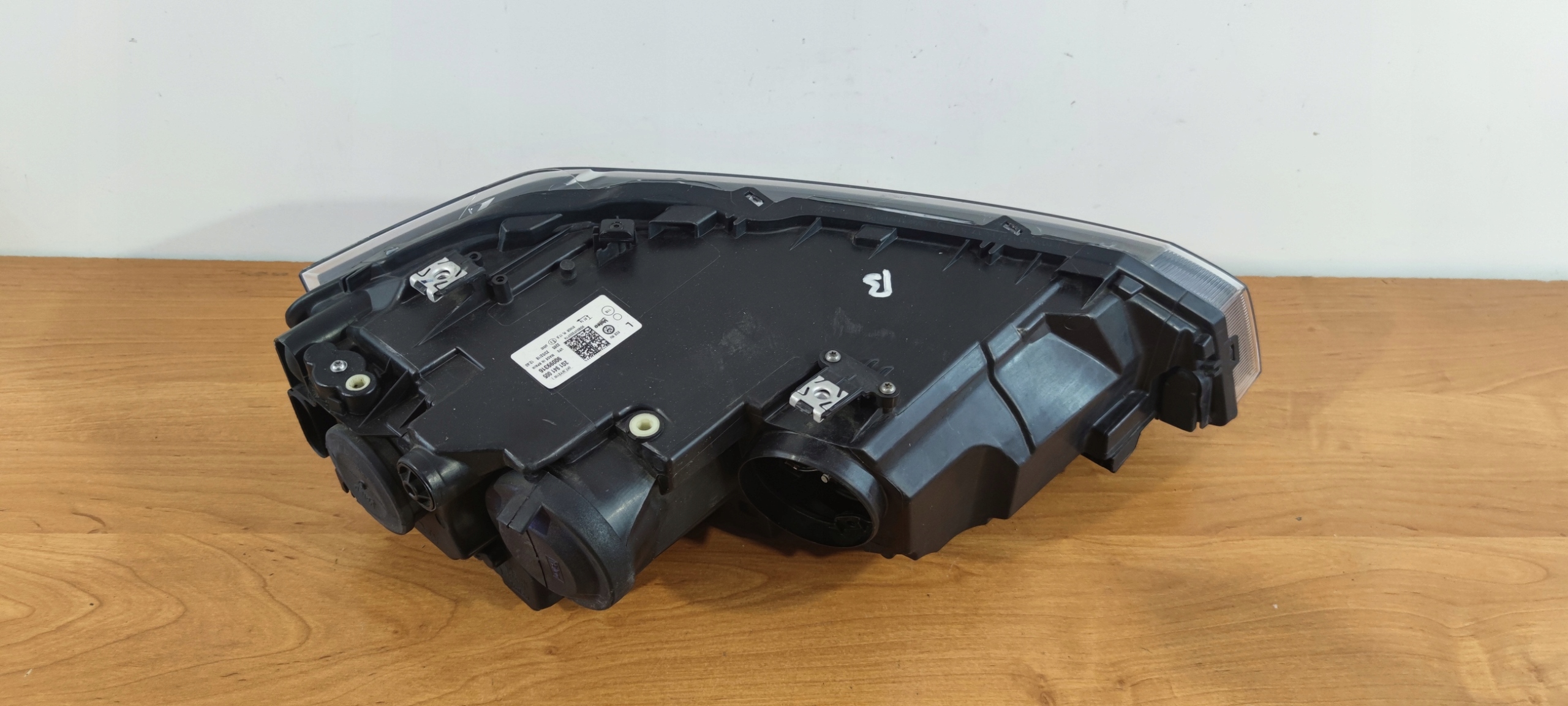 VW POLO 2G left light front REFLEKTOR 16-21 ROK
