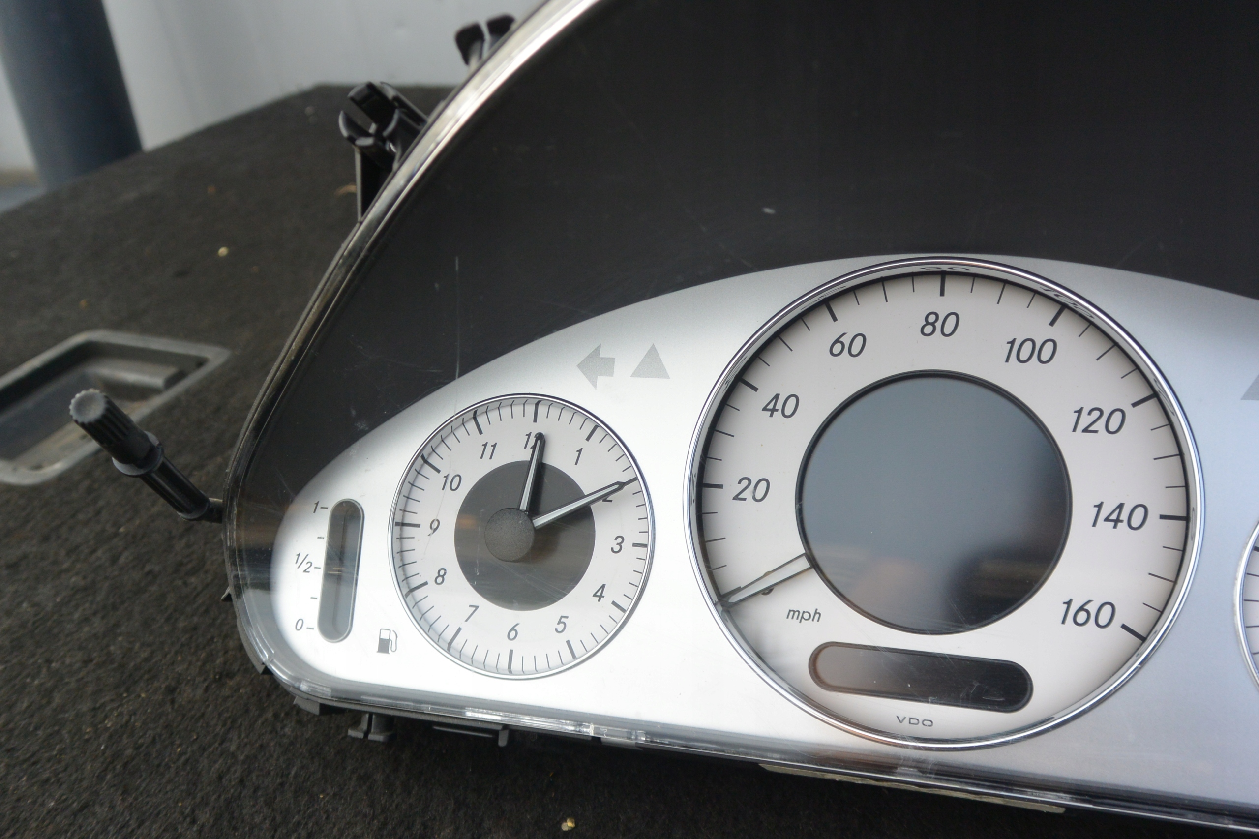 dials DIESEL MERCEDES W211 AVANTGARDE UK