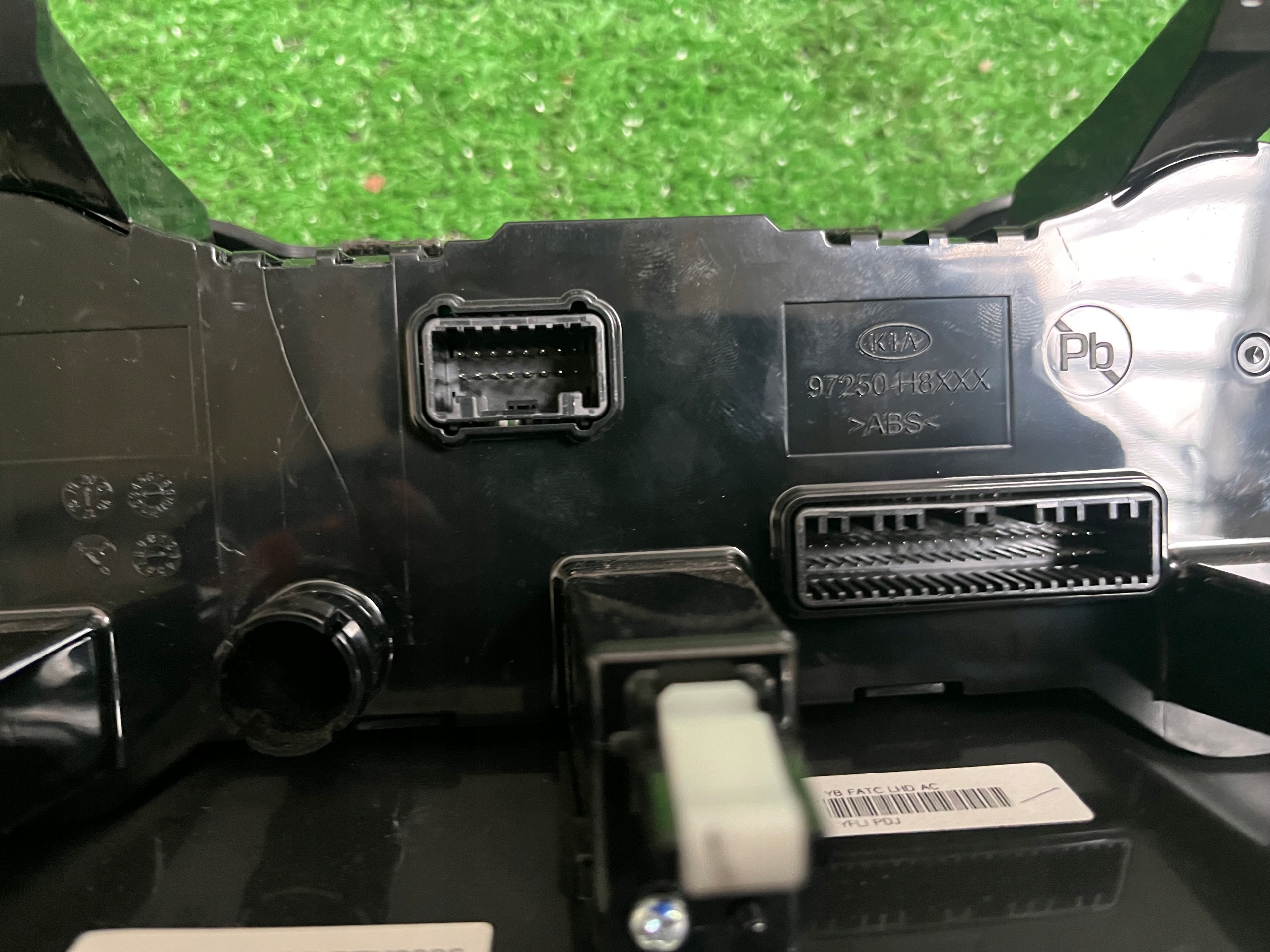 control panel air conditioning devices KIA STONIC 2018 97250-H8XXX