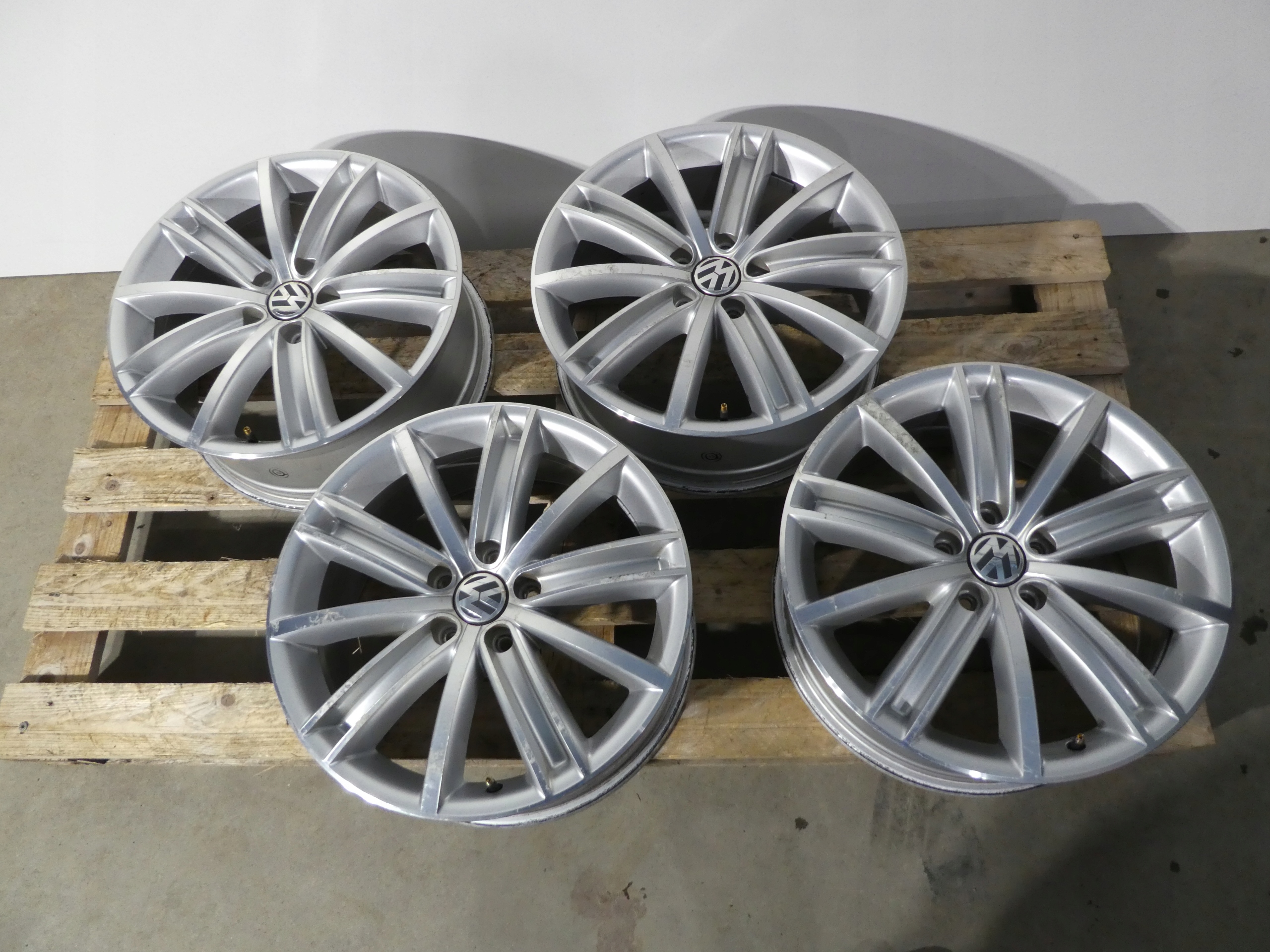 4X discs aluminium disc 5N0601025AF VW 5X112