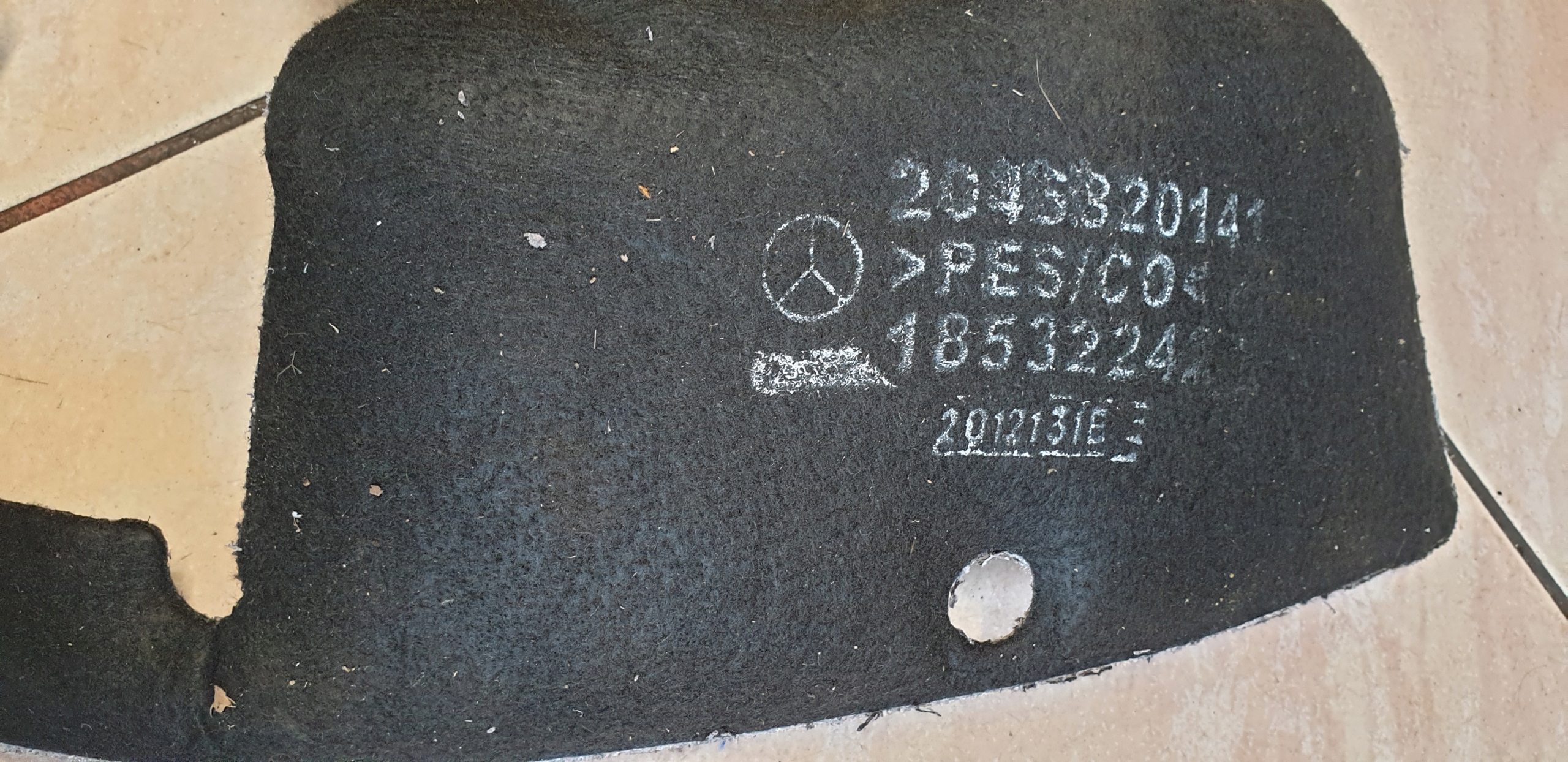 soundproofing wheels left MERCEDES C W204 E W207 COUPE W212 OE