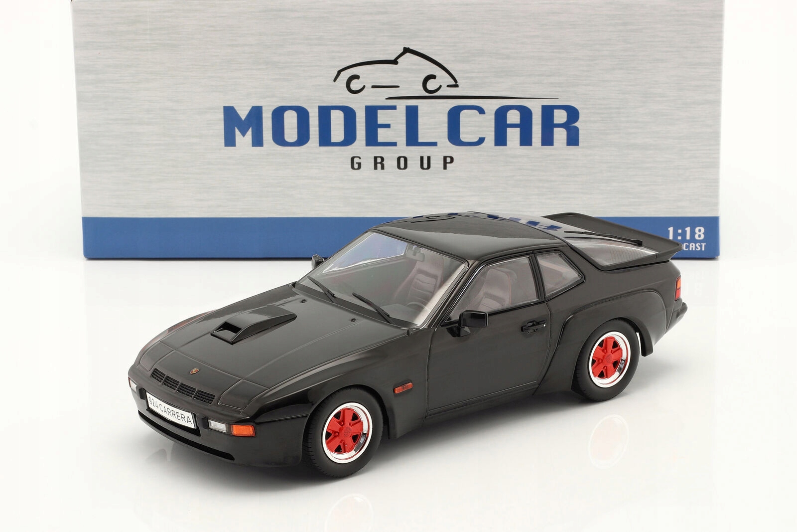 Porsche 924 Carrera Gt černá s červeným kolem 1/18