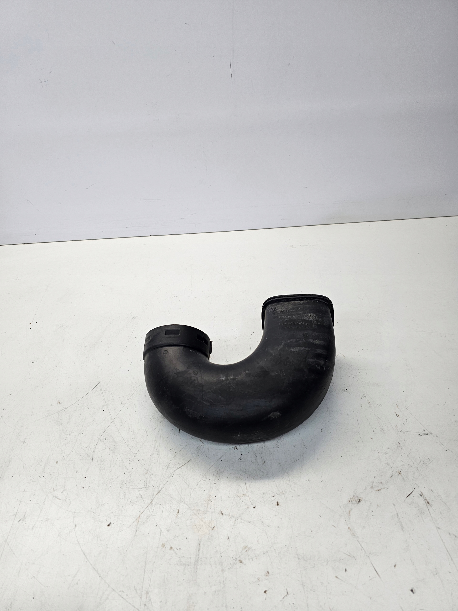 intake air hose AUDI Q3 8U 8U0129618D