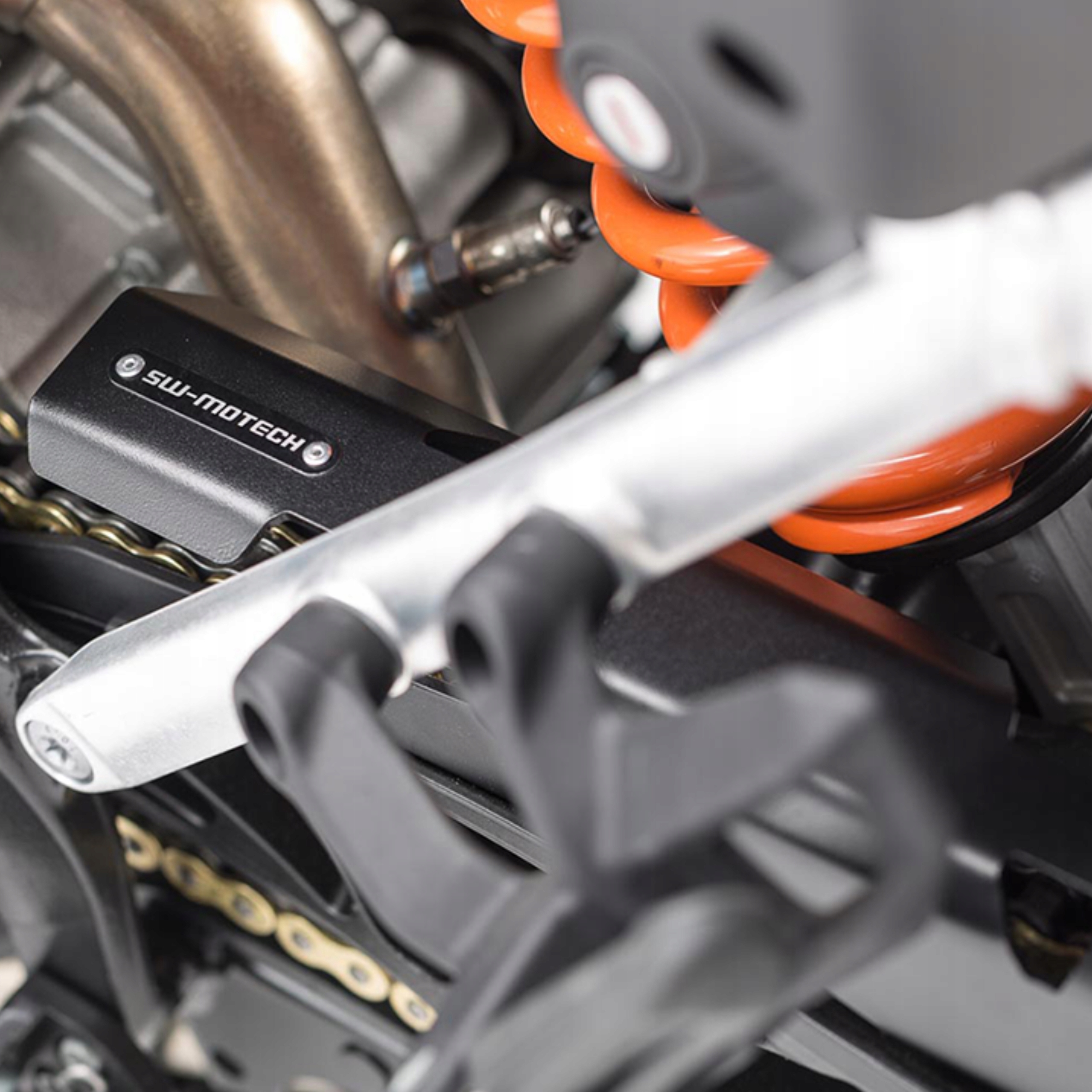 Przedłużenie osłony łańcucha SW-MOTECH KTM Super Adventure 1290 ABS