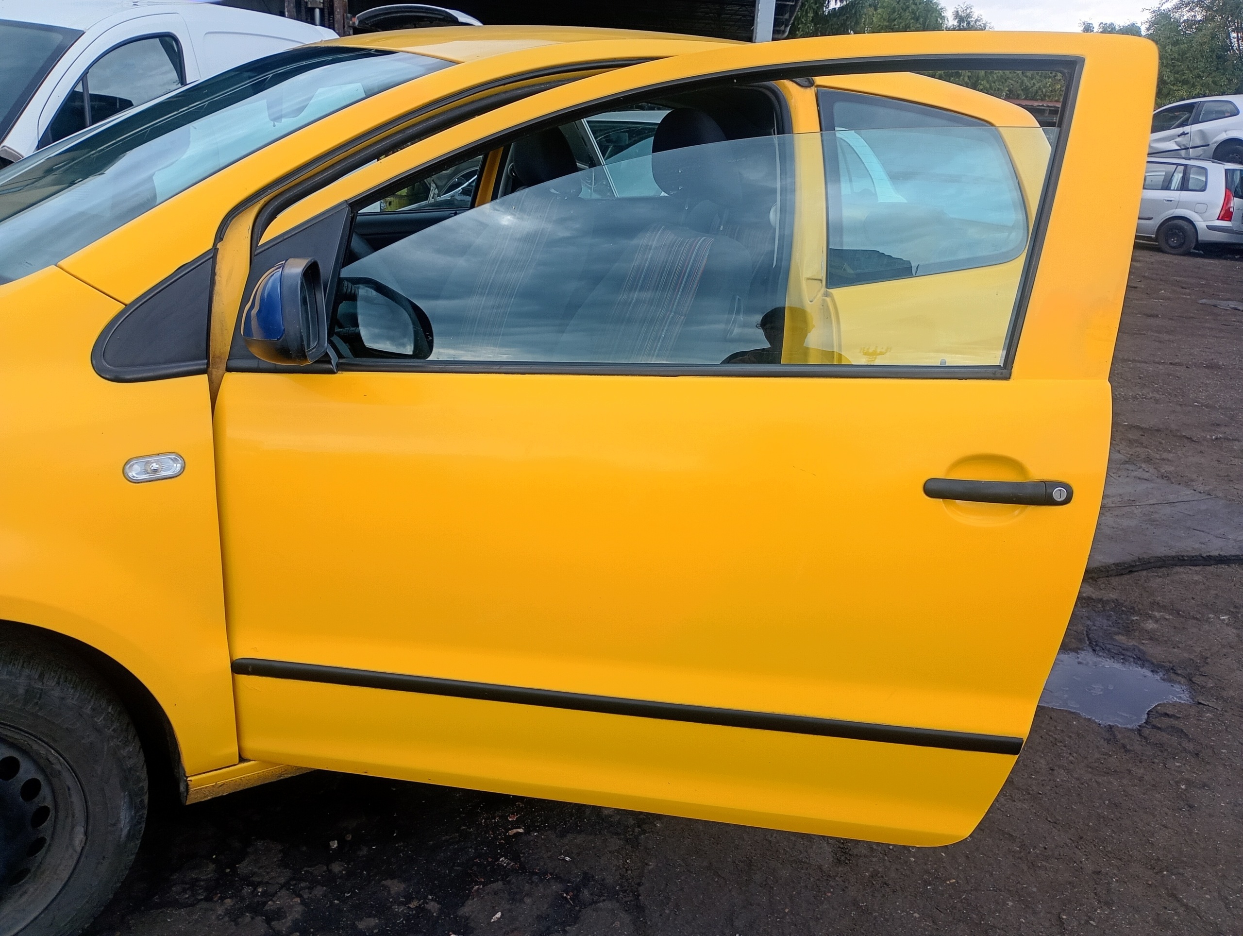 tür links vorne vorne VW Fox 05-11 code lakieru 1T1T