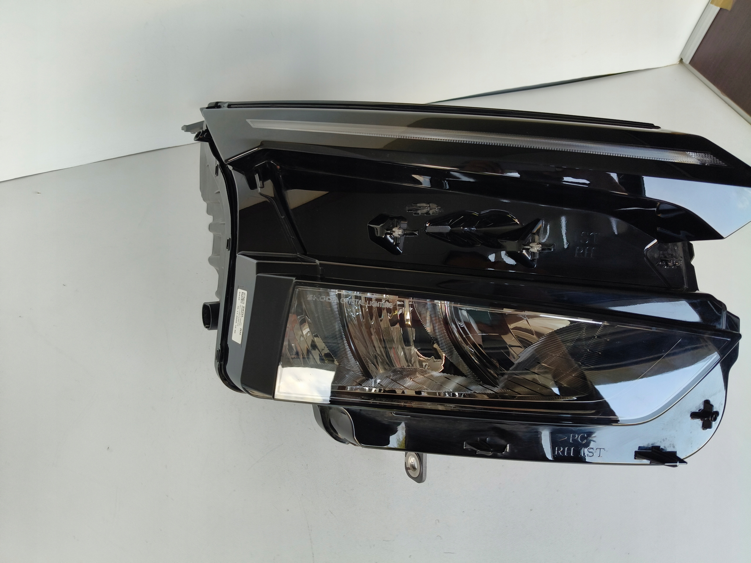 light right REFLEKTOR SKODA ELROQ 5LB 24- FULL LED
