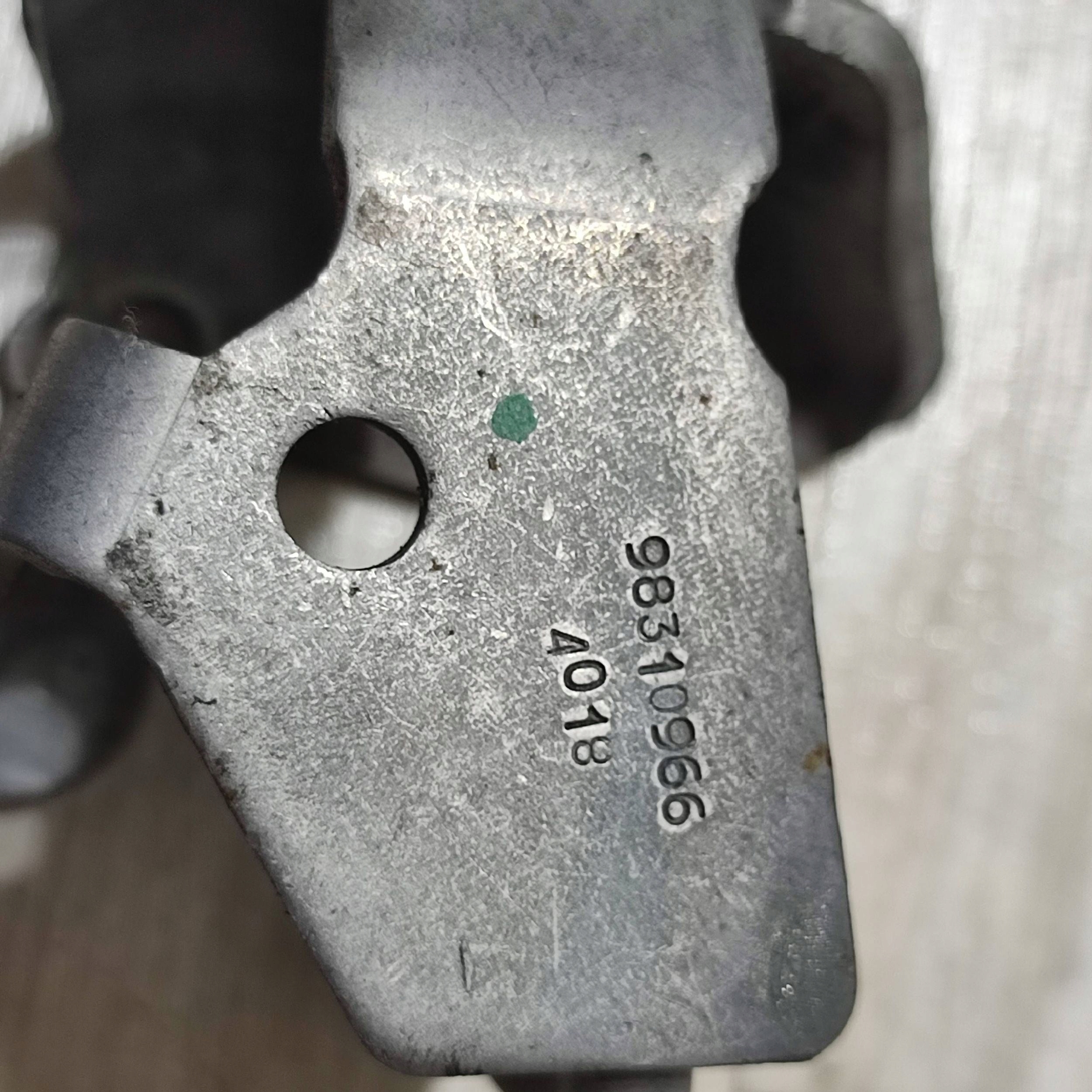 Halter Peugeot Rifter 98310966
