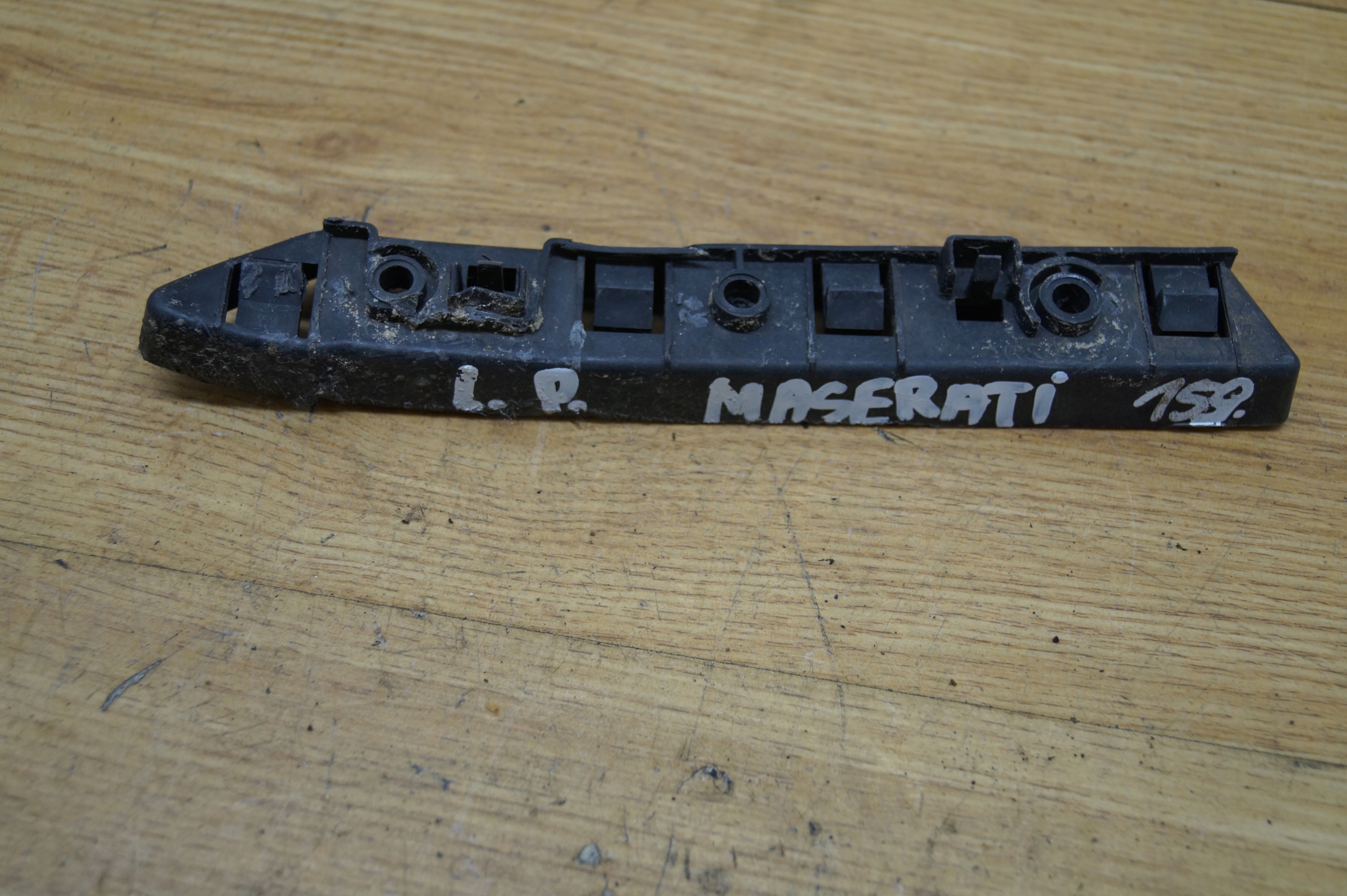 MOCOWANIE SLIZG LEWY MASERATI QUATTROPORTE VI