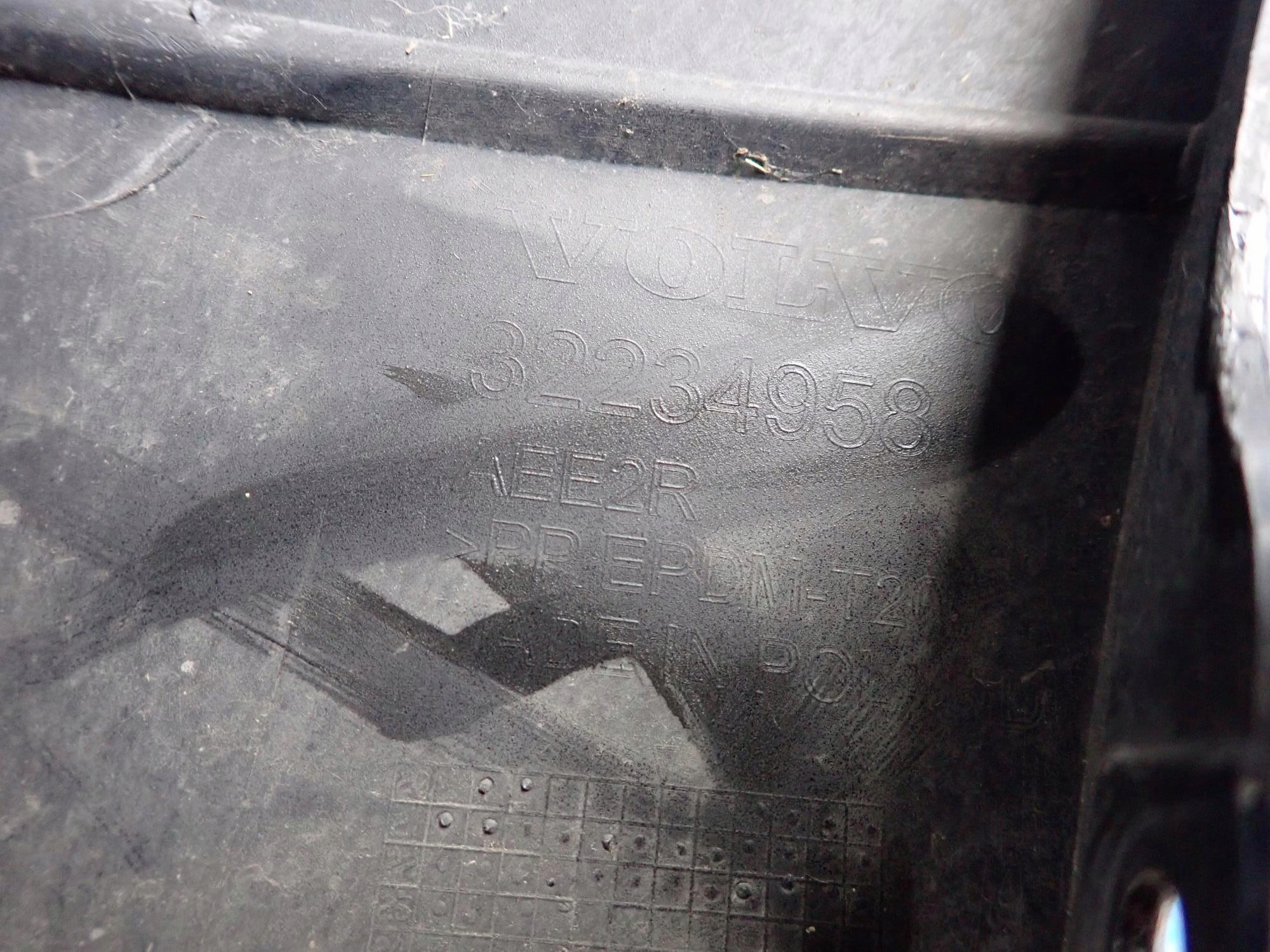 VOLVO XC60 II 2 R-design LIFT 21-> bumper front front washer PDC