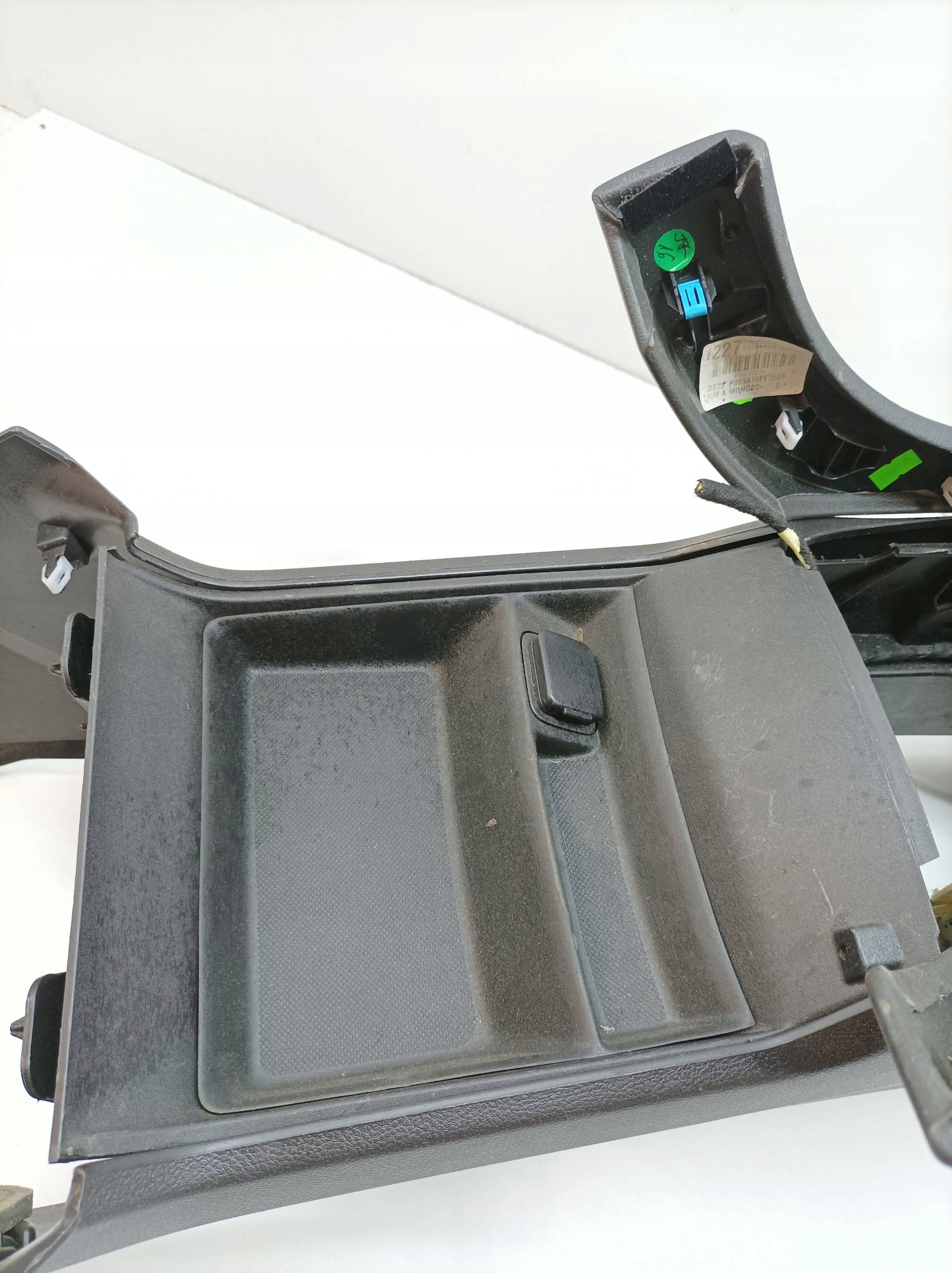 tunnel central armrest CZEROWNA NIC ST Ford Mondeo Mk5 (2014-)