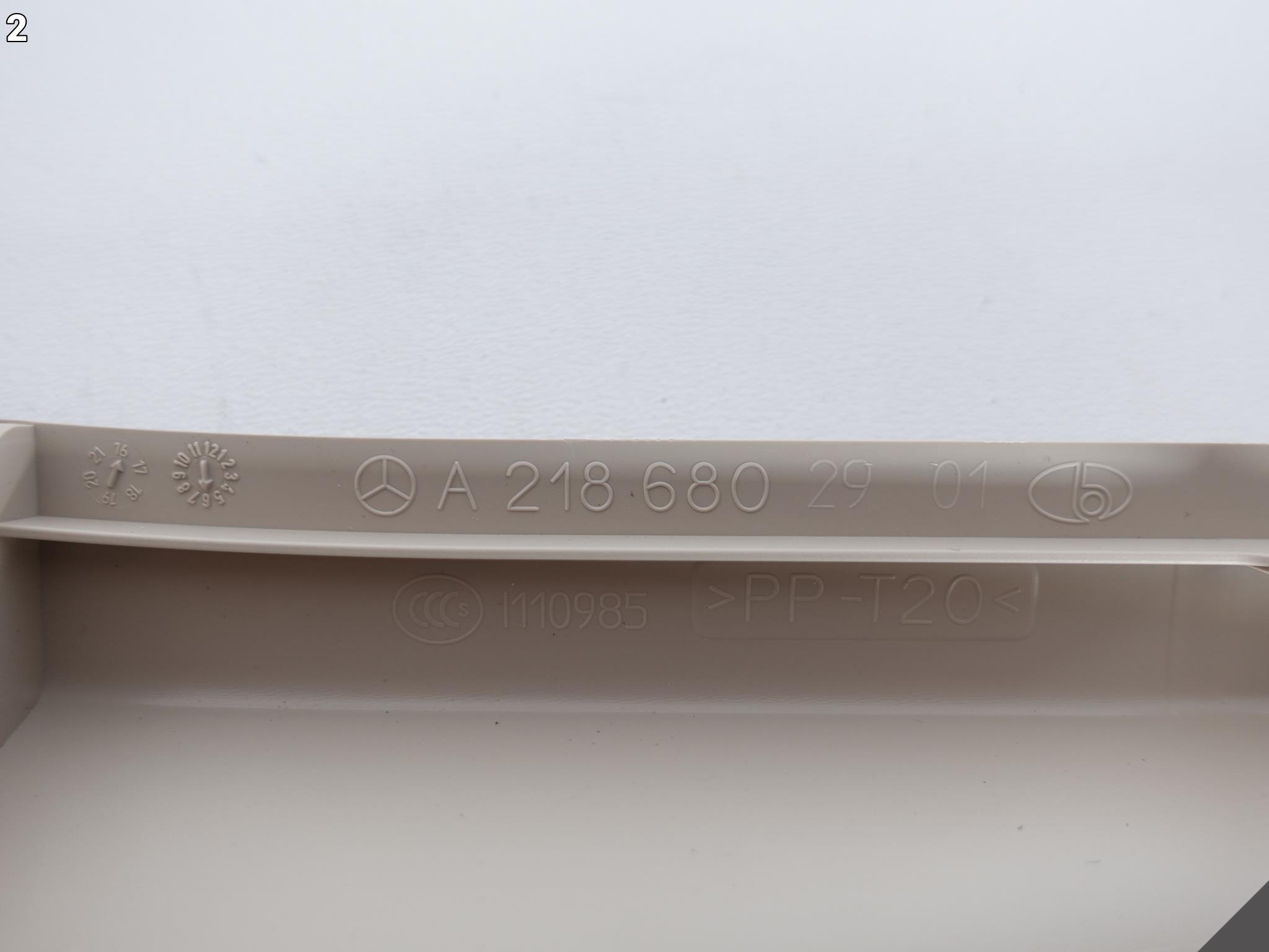 MERCEDES CLS W218 COUVRE DU TABLEAU DE BORD CONSOLE DROITE