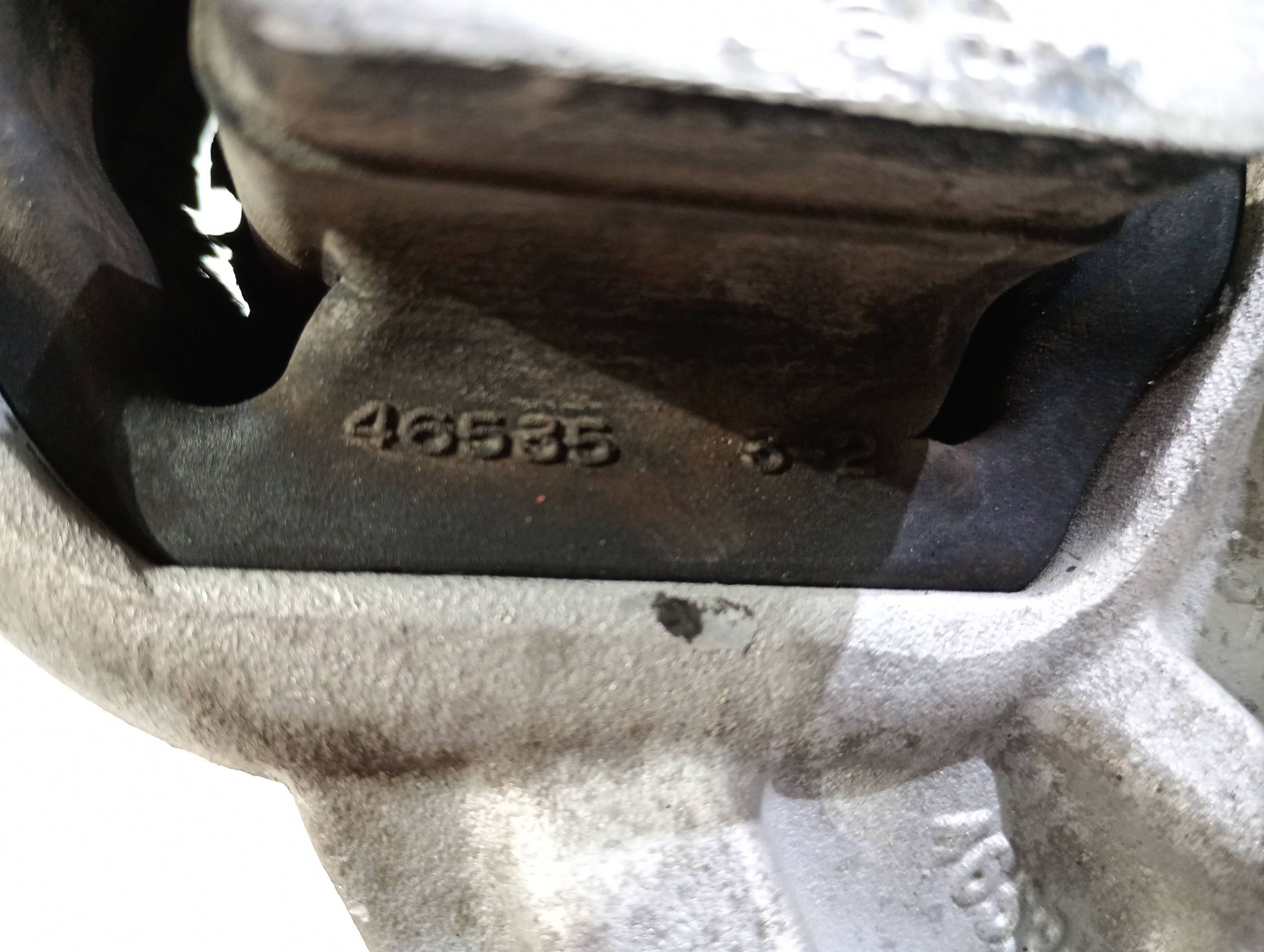 holder holder bracket engine mount left Dodge Ram 5.7 2019