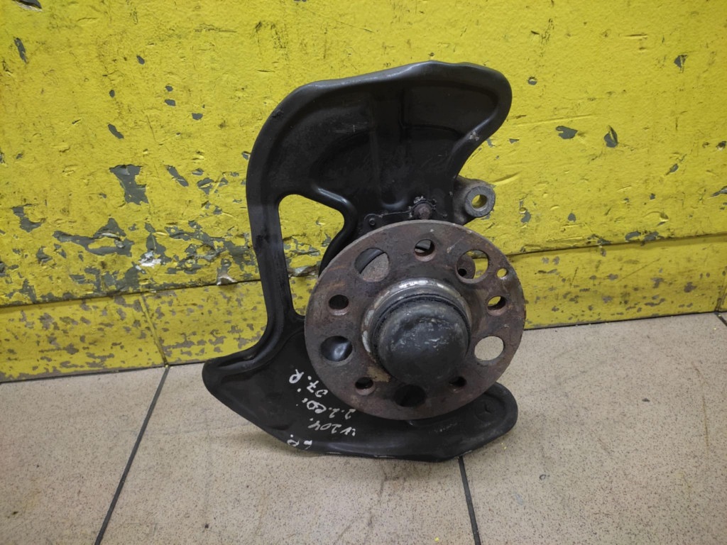 MERCEDES W204 2.2 CDI swing left front