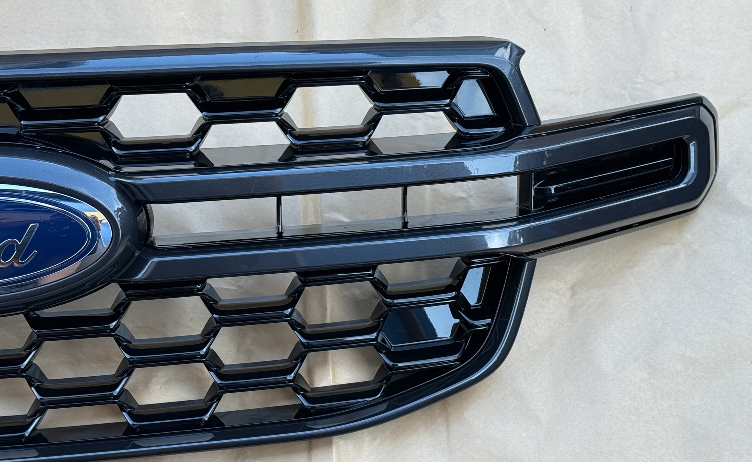 FORD RANGER 2022-2025 front PREKLADgrill logo front original N1WB-8350-EA