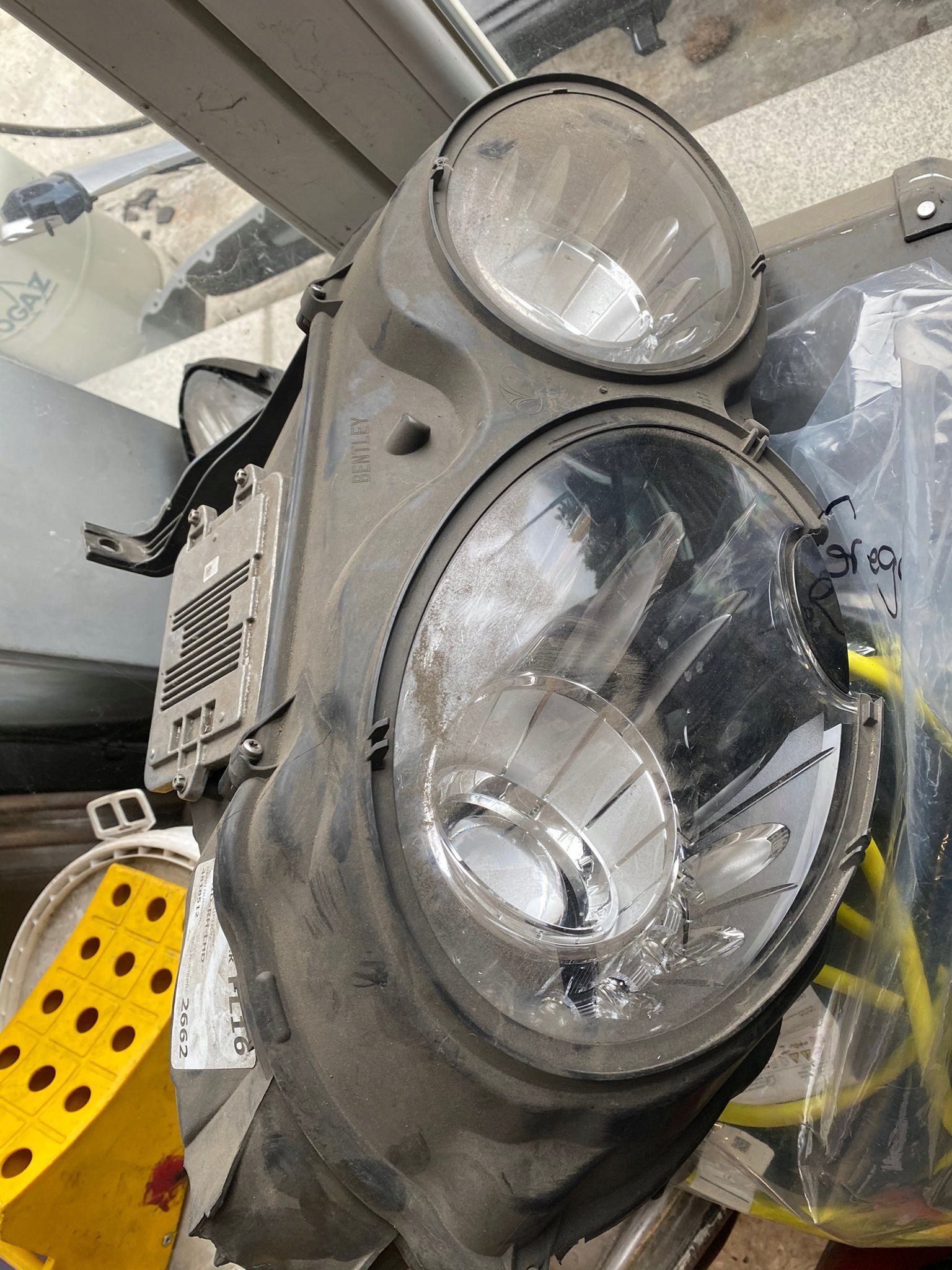 бентлі континенталь flying spur перед передня права фара