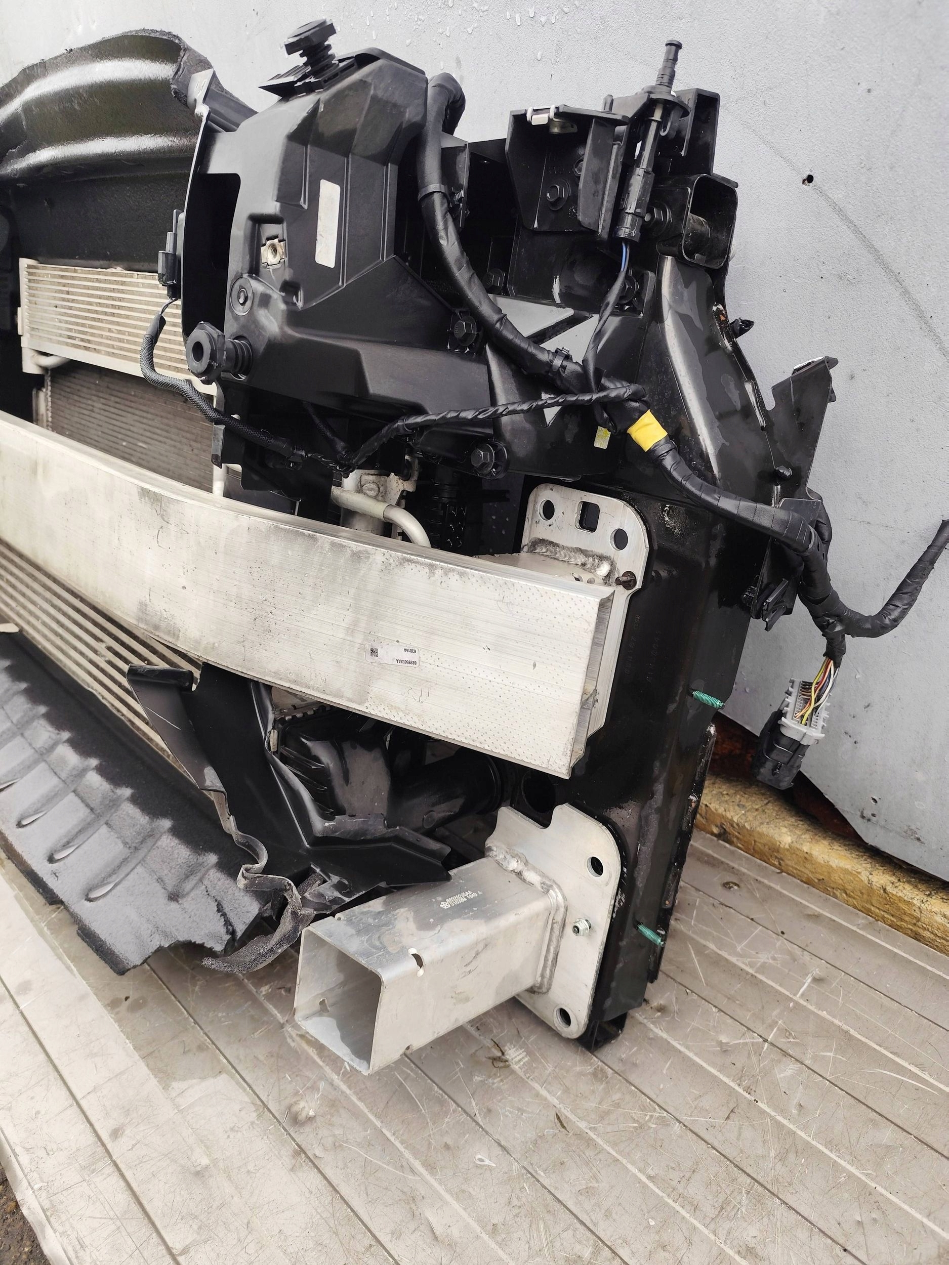 JEEP CHEROKEE KL LIFT 2.2D support panel for radiators radiator complete DEMONTAZ
