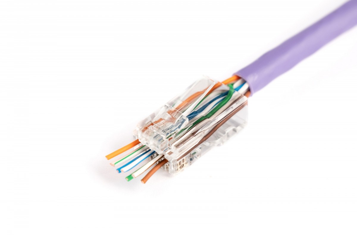 Wtyk RJ45 (8P8C) przelotowy, kat.6, nieekranowany, Awg 26-24, opakowanie.