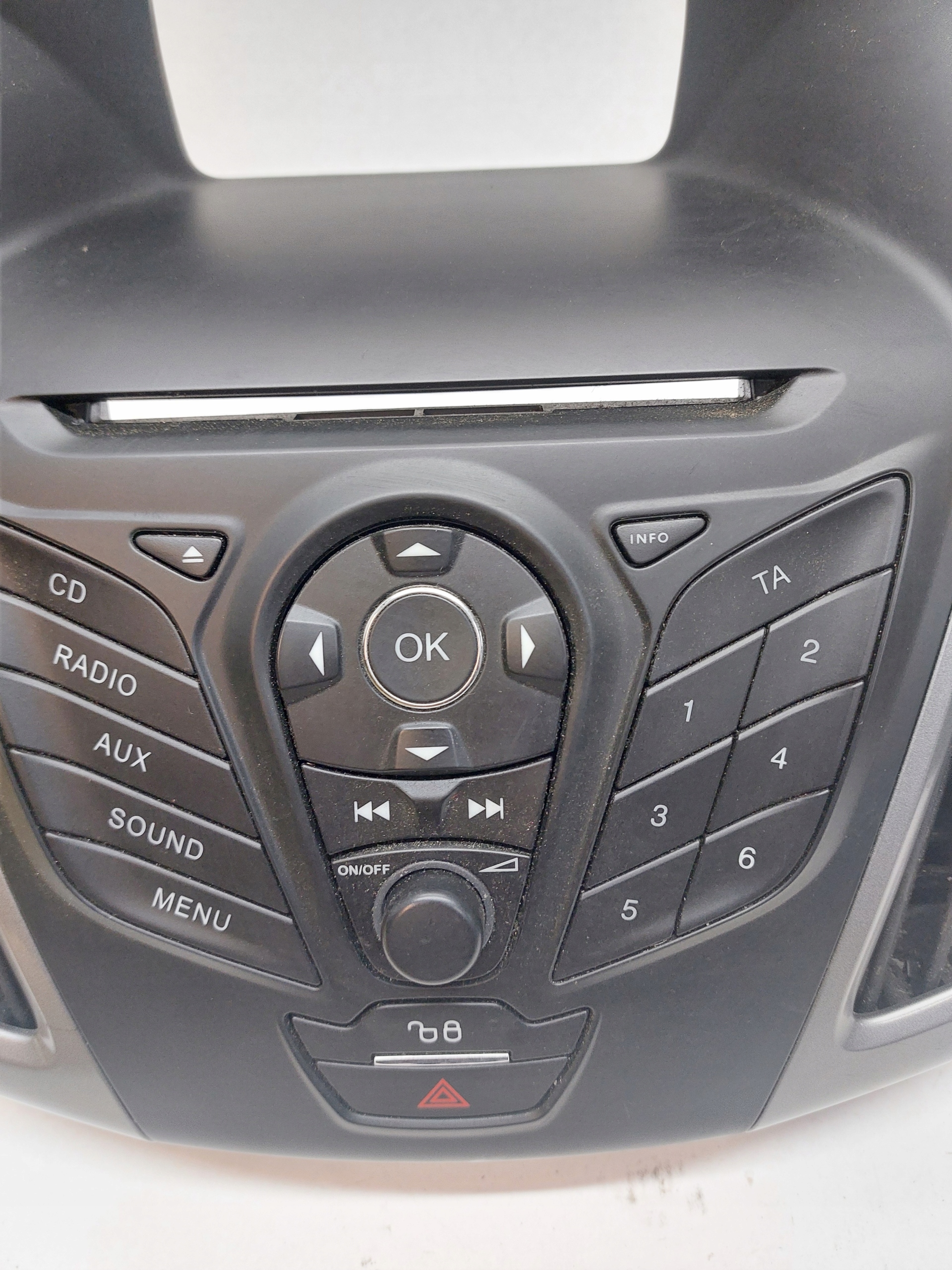 PANEL RADIA FORD FOCUS III MK3