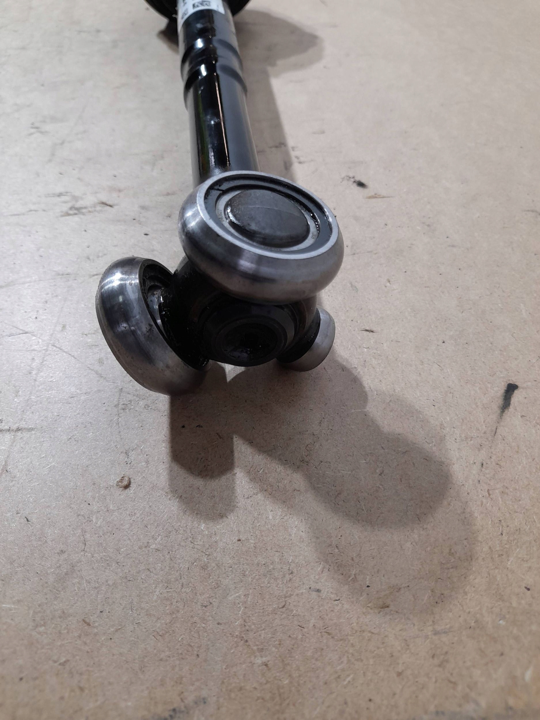 BMW 3 G20 G21 semi-axis front right 3,0 D AUTOMAT 8682366 (A677)