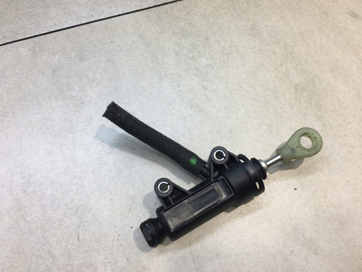 Pompa frizione BMW 3 E91 FL 318 e 6773570