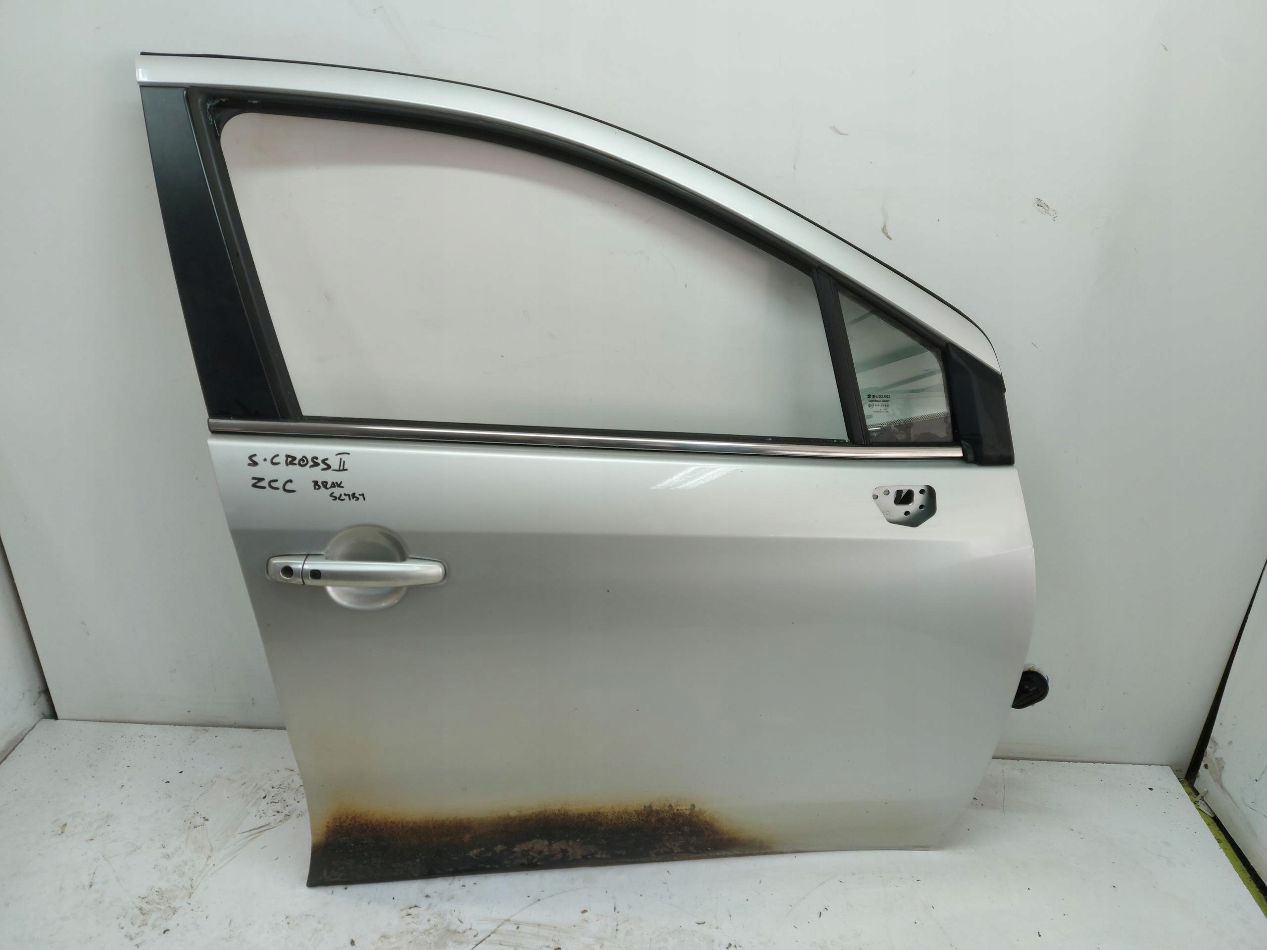 Suzuki SX4 S-cross II, 2023r door right front front silver zcc oryg