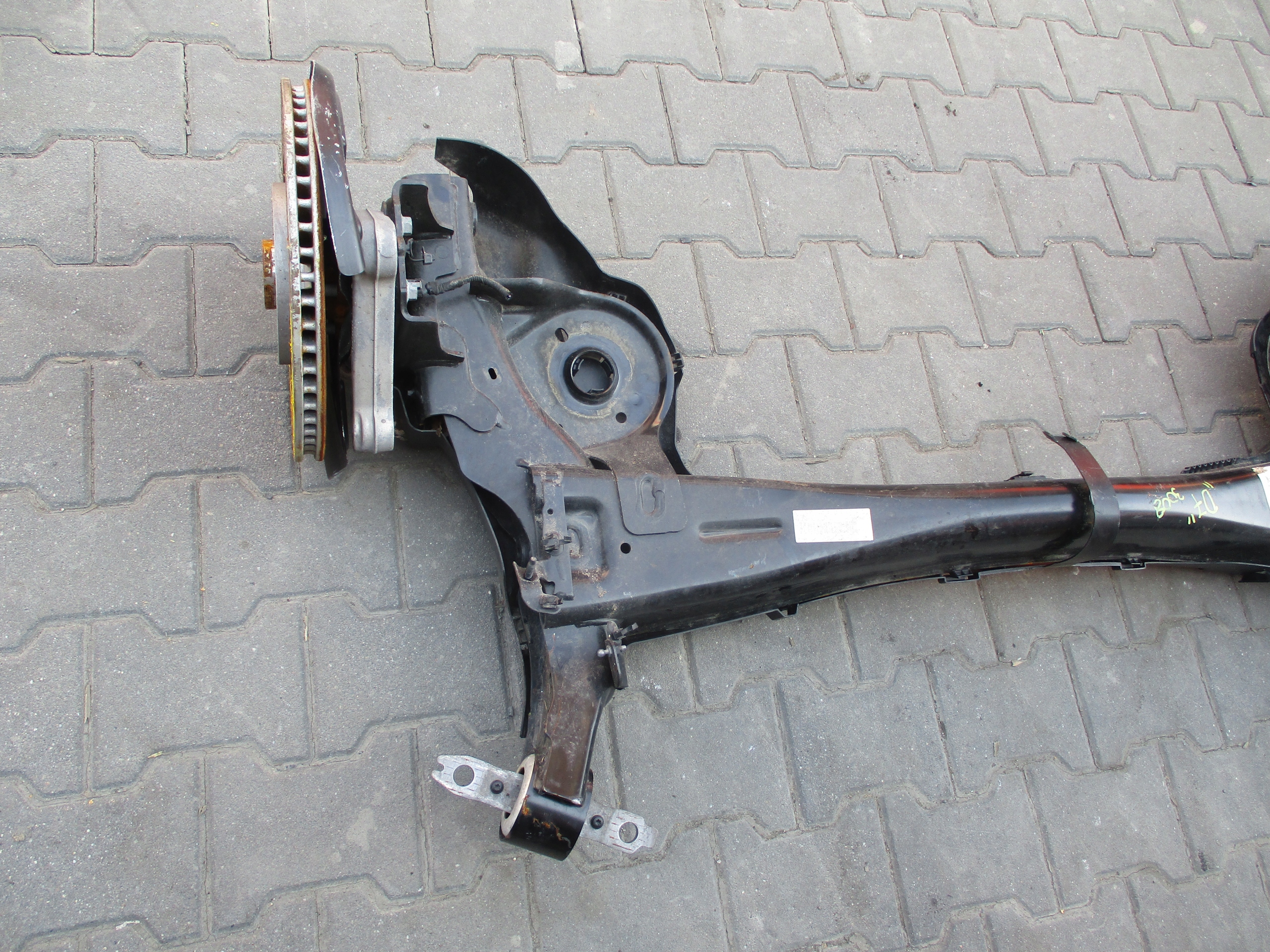 axis rear PEUGEOT 3008 III 1,6THP 23r