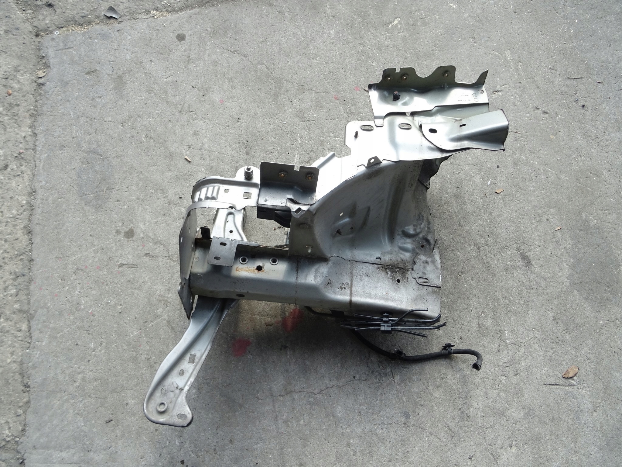 PEUGEOT 2008 quarter left left front