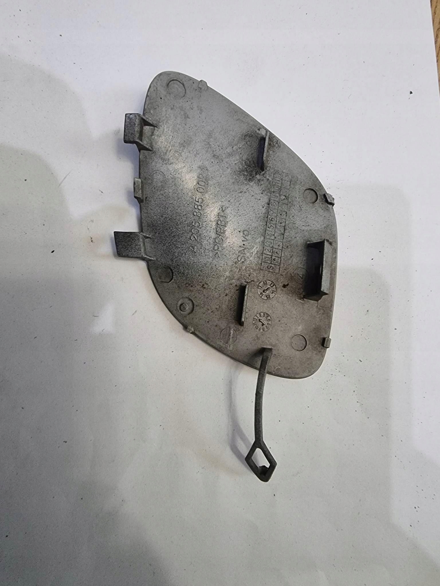 MERCEDES W205 -> towing hook cap of a bumper front