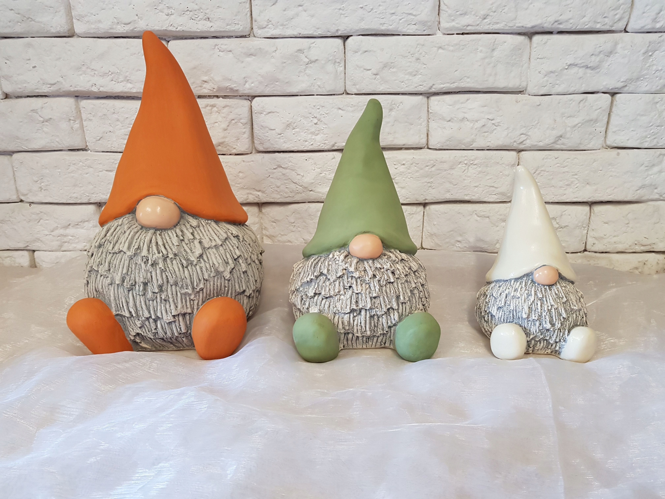 Figurki gipsowe skrzatów komplet do ogrodu domu Wysokość produktu 28.5 cm