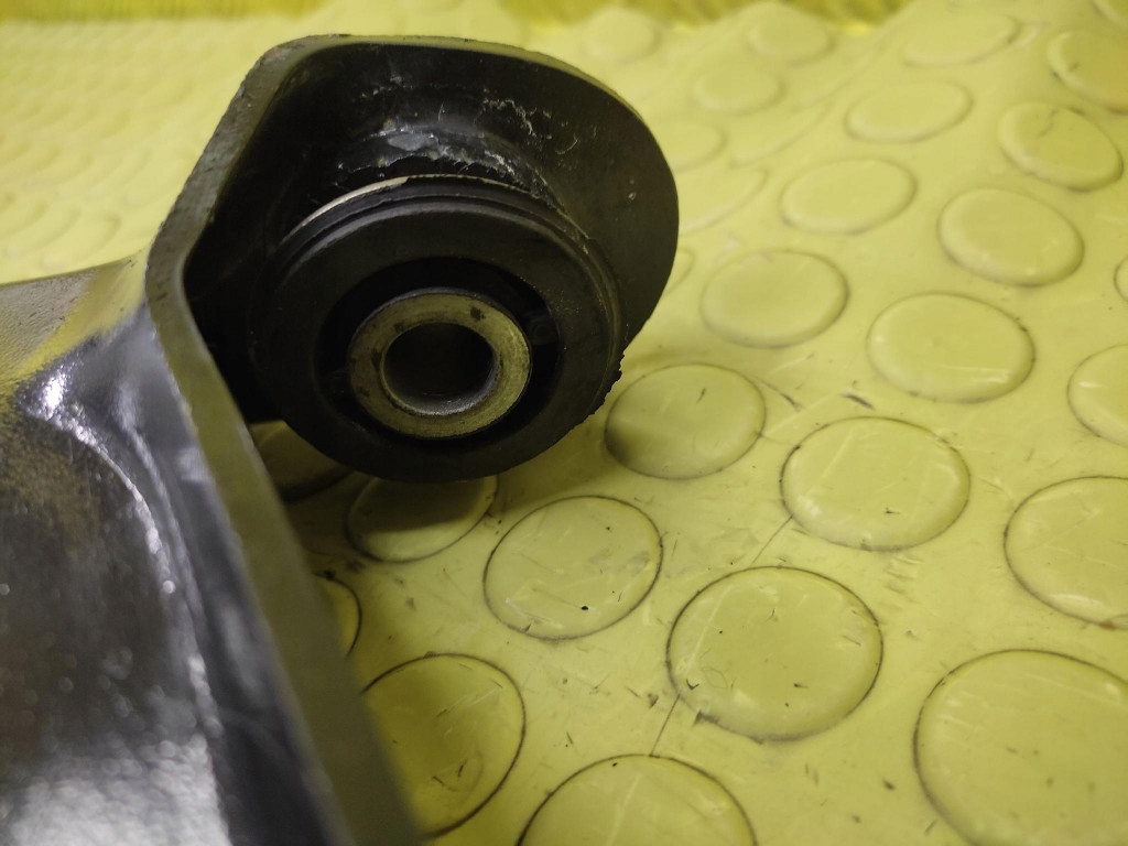 RENAULT MEGANE II 1.9 DCI arm right front