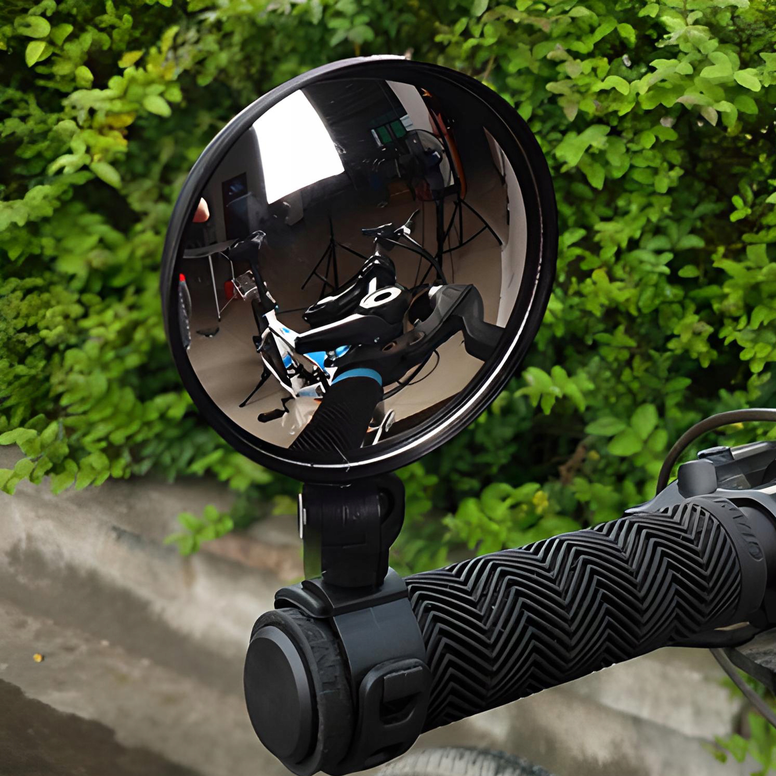 LUSTERKO ROWEROWE DO ROWERU NA KIEROWNICĘ WYPUKŁE Kolor dominujący czarny