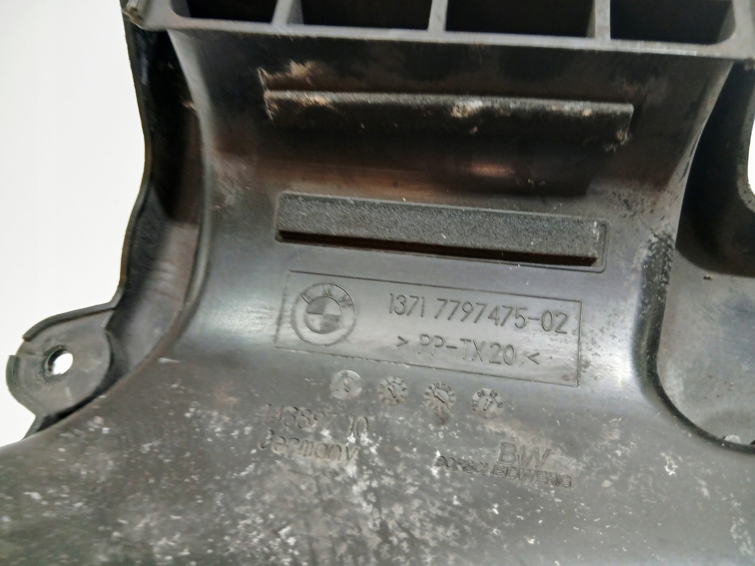 drain air BMW E87 2.0D 7797475