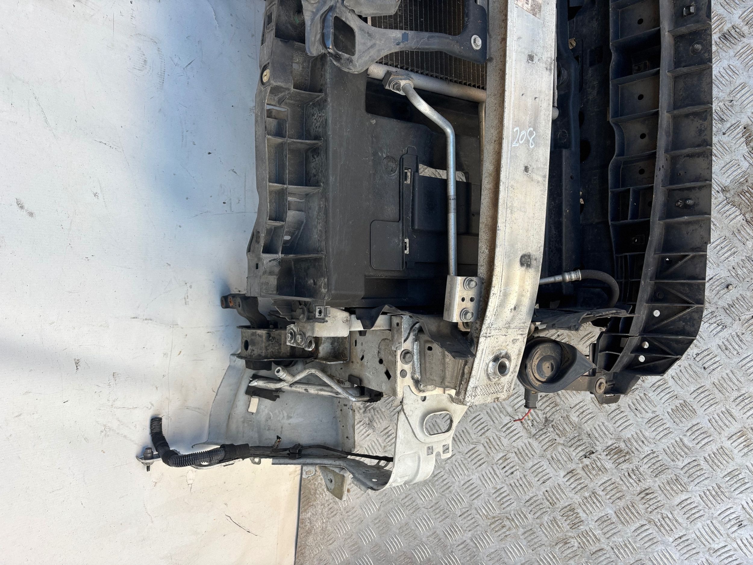 support panel for radiators sider quarter radiator PEUGEOT 208 and 1.4 HDI 12