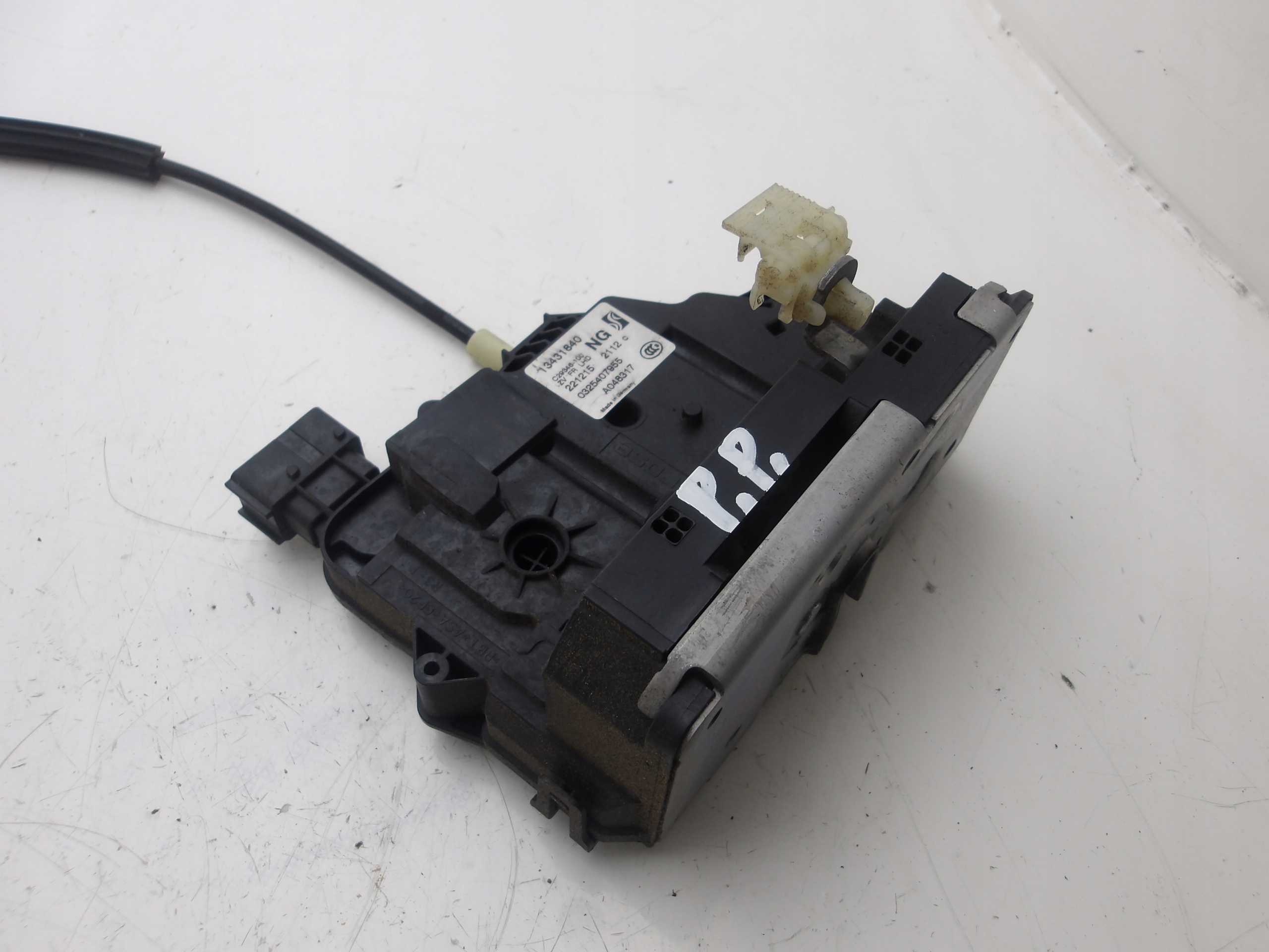 OPEL CORSA E 14-19 lock door front right 13431840 EUROPA OE