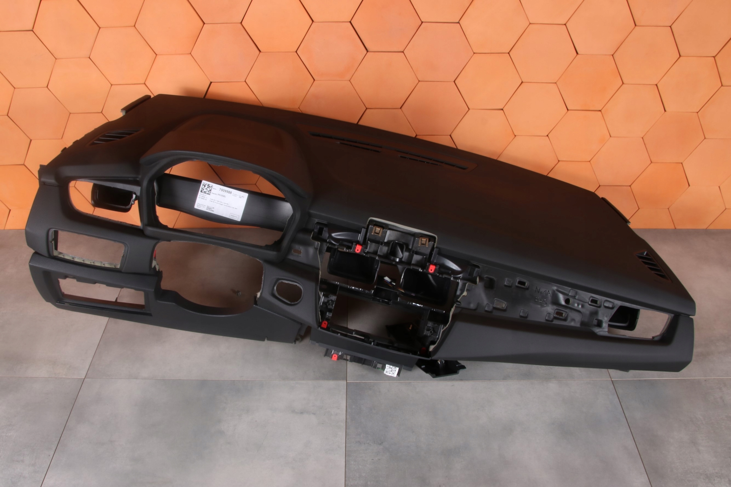 BMW 2 F45 F46 originál dashboard instrument panel console black 17 km !!!