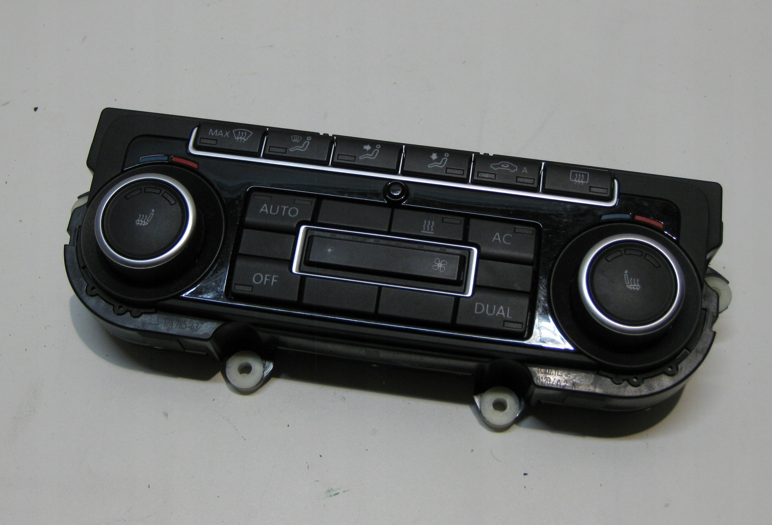 VW GOLF VI KOMBI 11R Unite commande clima 5K0907044FA