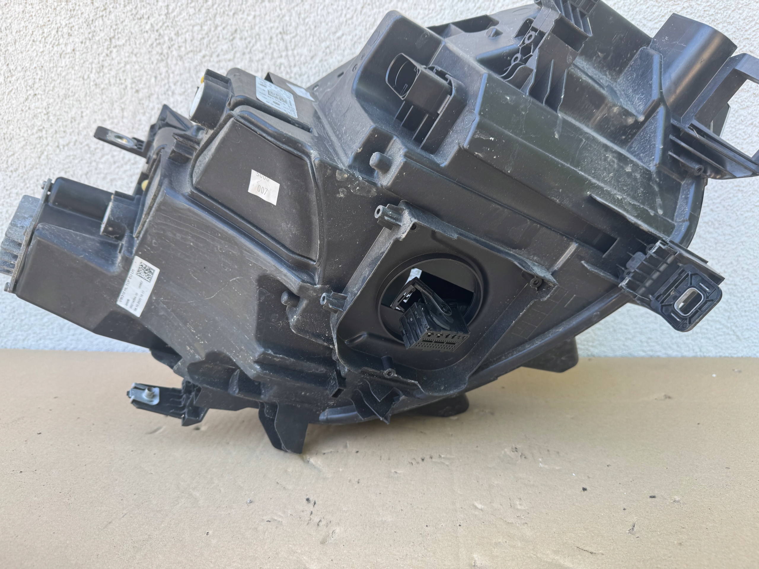 vw ID3 id.3 19r. full led -> левая передняя 10B941035B