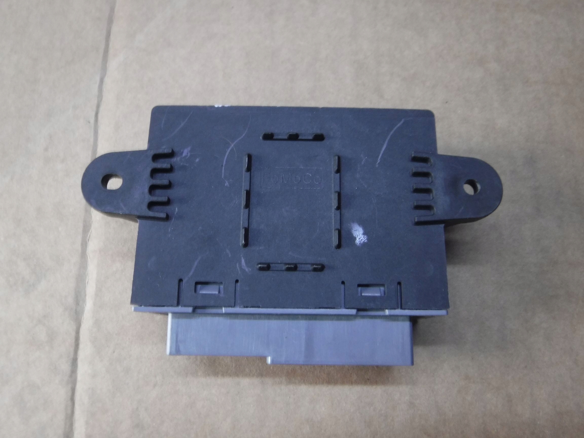 MODUŁ DRZWI PRAWY PRZÓD FORD FUSION USA JU5T-14B533-AC Typ samochodu Samochody osobowe