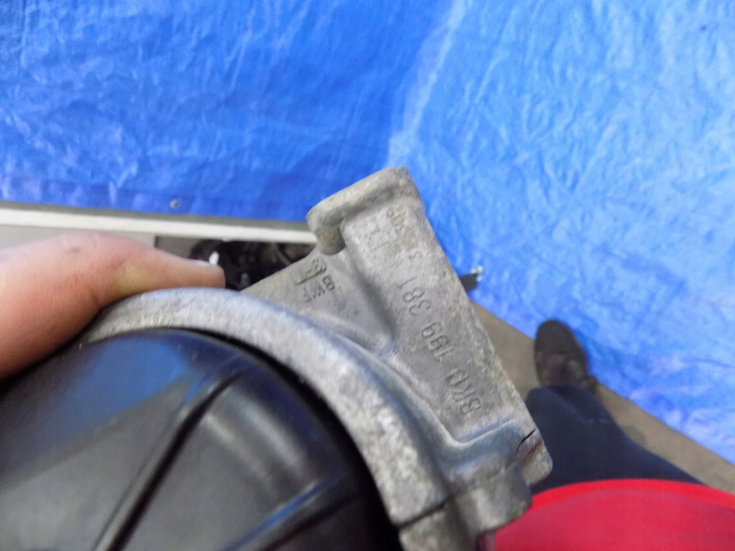 engine mount left AUDI Q5 8R 2,0TDI