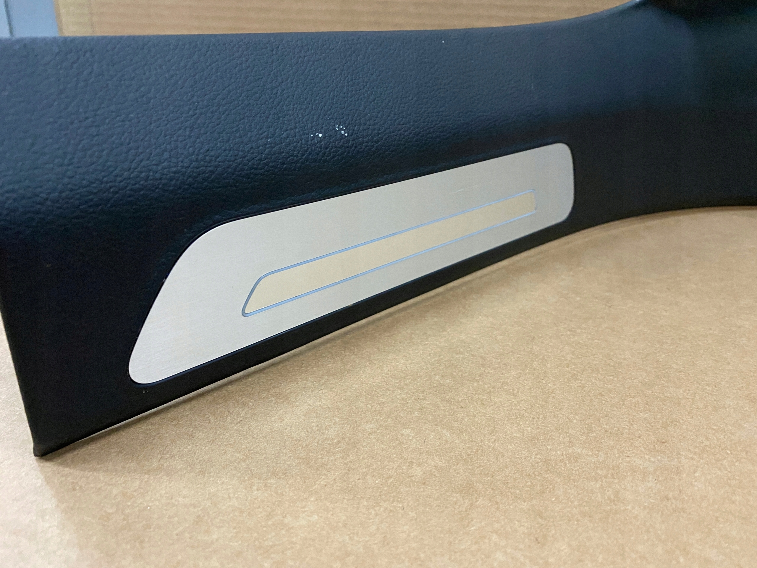AUDI A8 4H D4 moulding threshold left rear part PODSWIETLANA