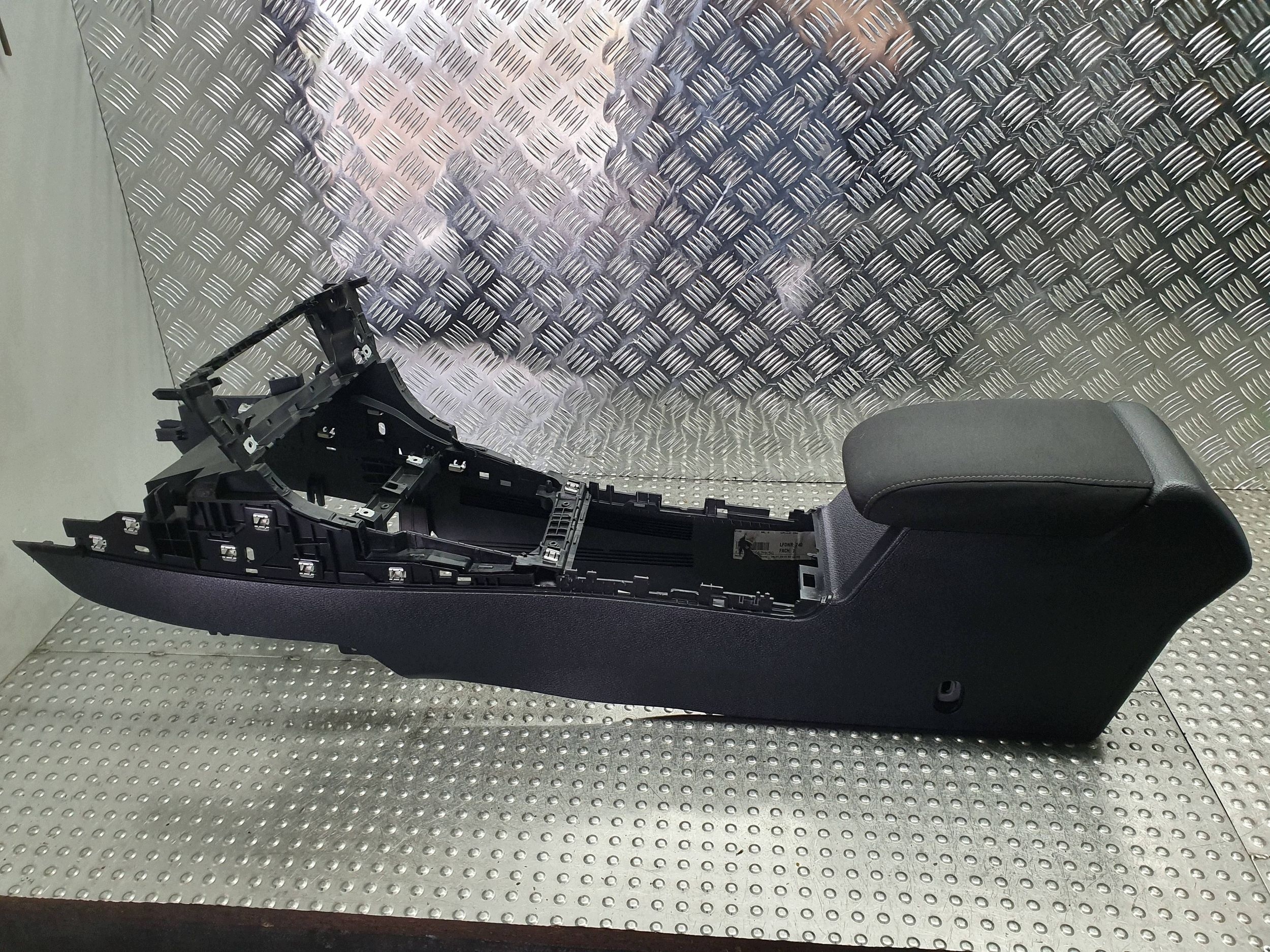 TUNEL central armrest 5G1863243P 5G0864298F VW GOLF VII