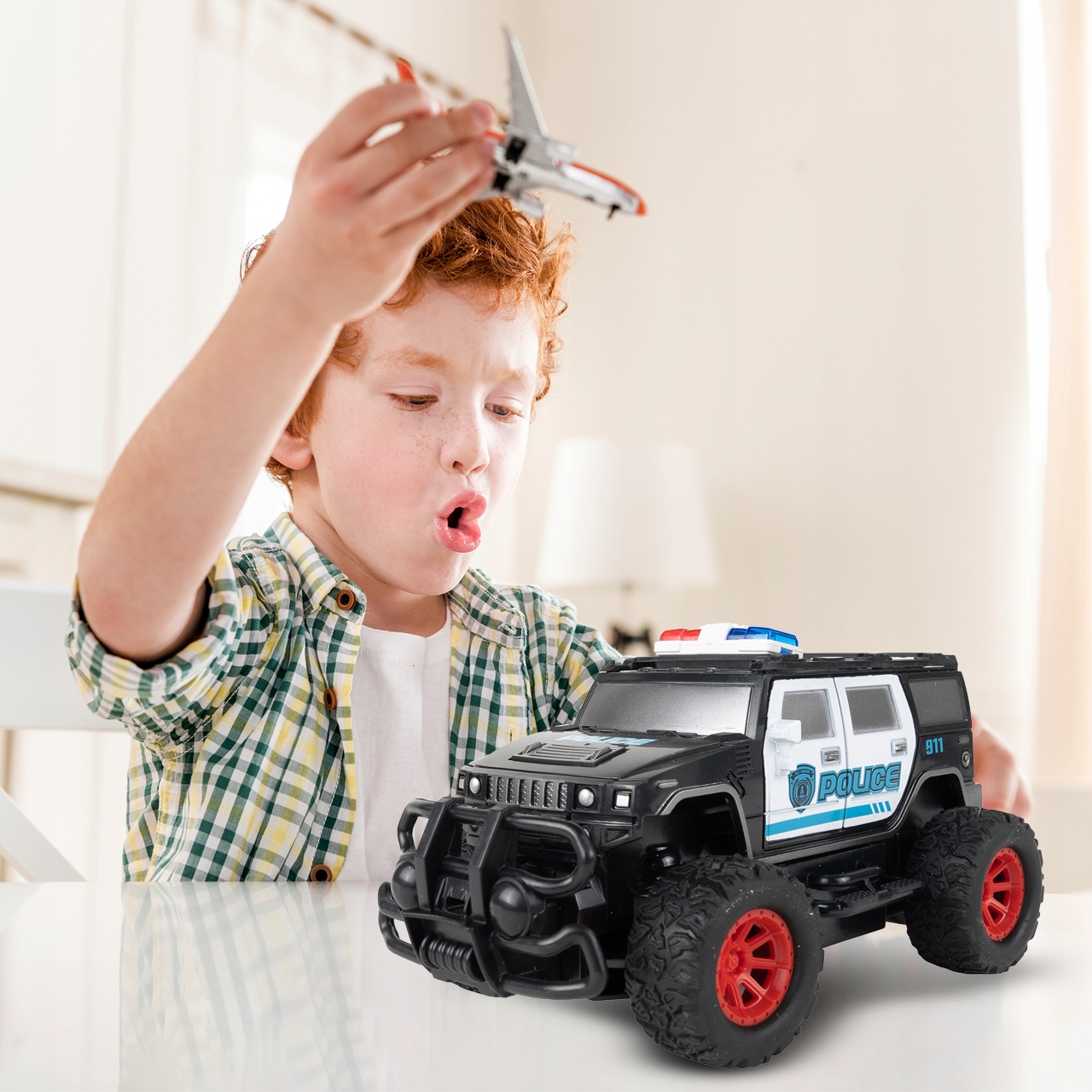 AUTOPOLICIA RC 1:22 S NABÍJAČKOU + USB Výška produktu 9,5 cm