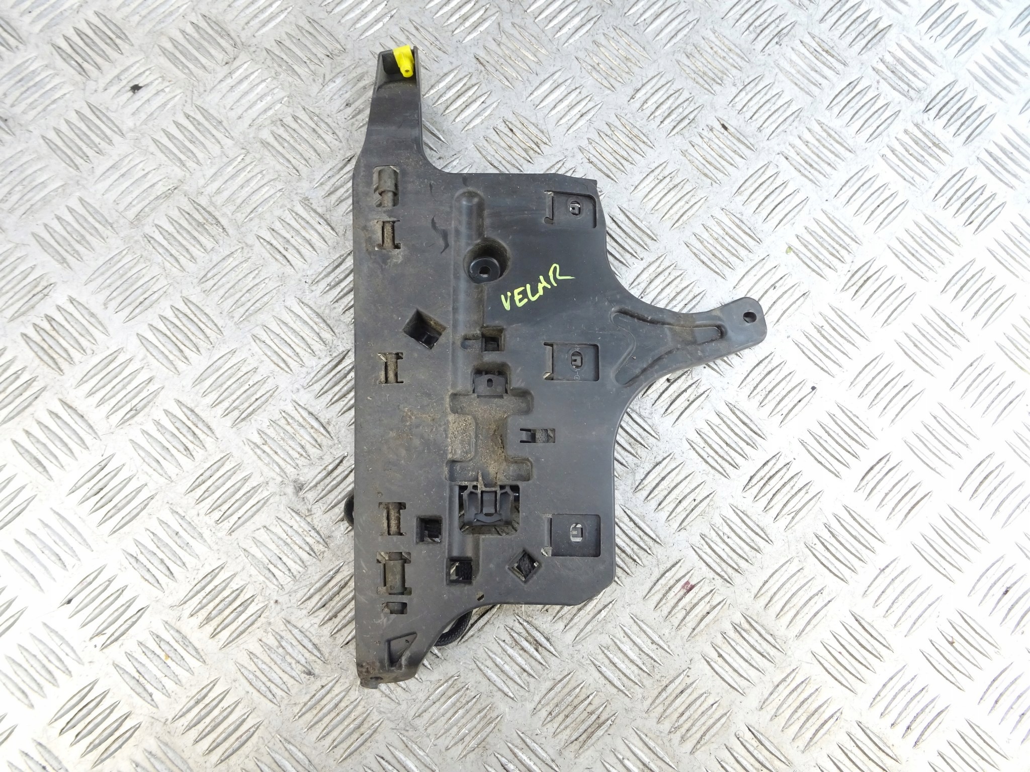 RANGE ROVER VELAR Support Support plaque Pare choc Gauche Arrière RADAR C74781-102