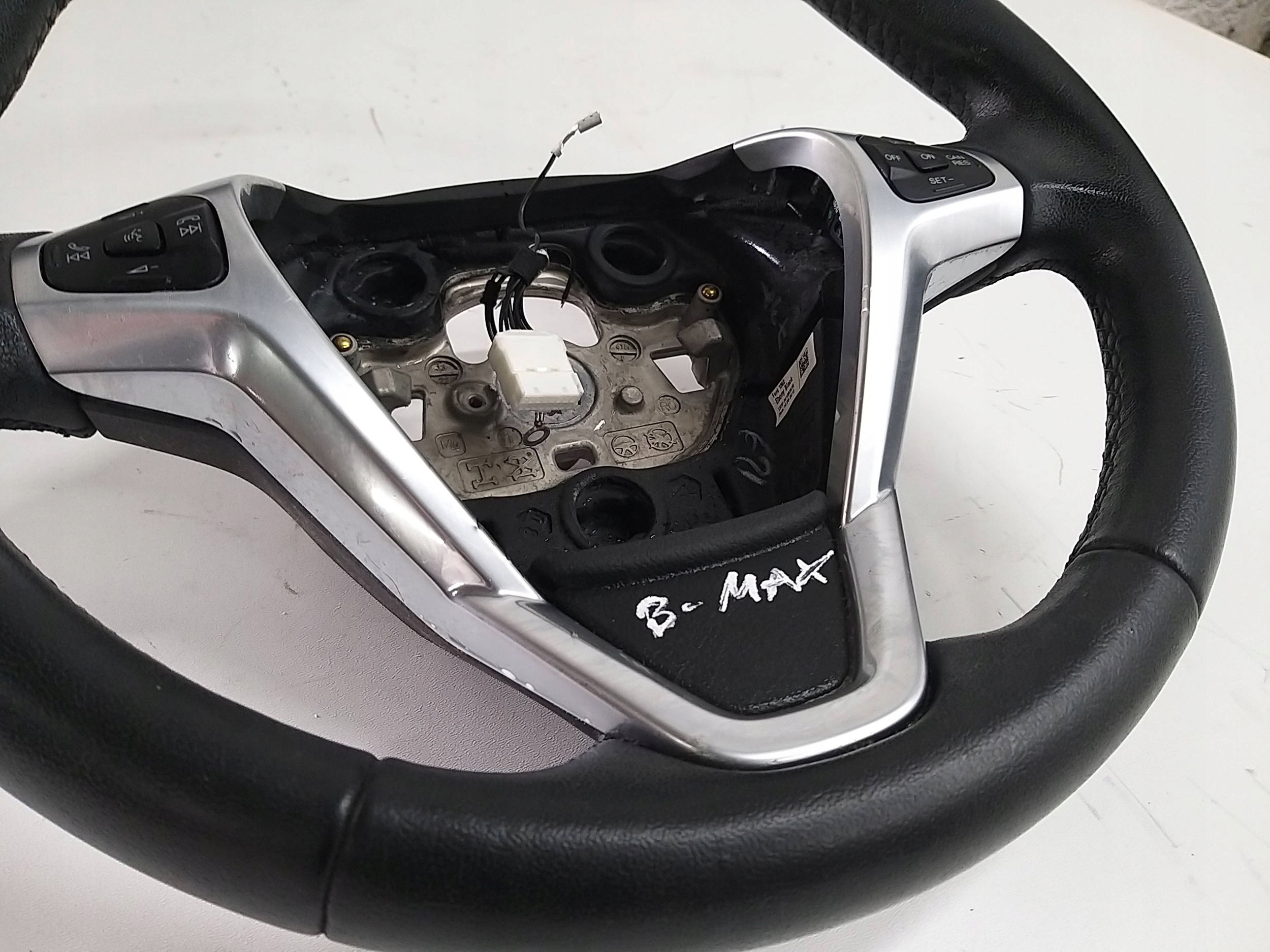 FORD B-MAX 12R- lenkrad SKORZANA MULTIFUNKCJA
